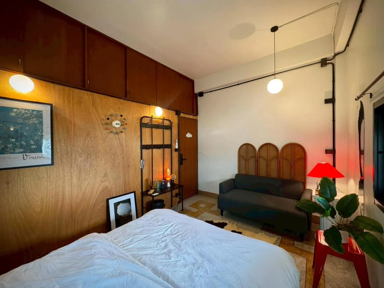 Bed in MornSamyan