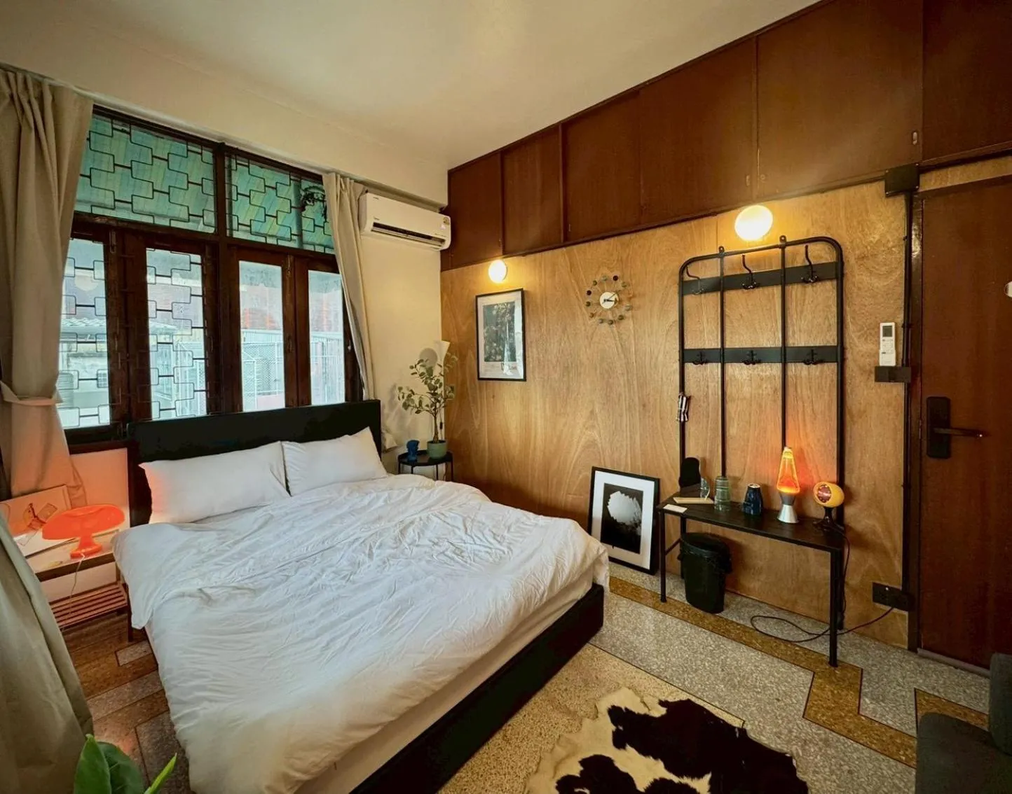 Bed in MornSamyan