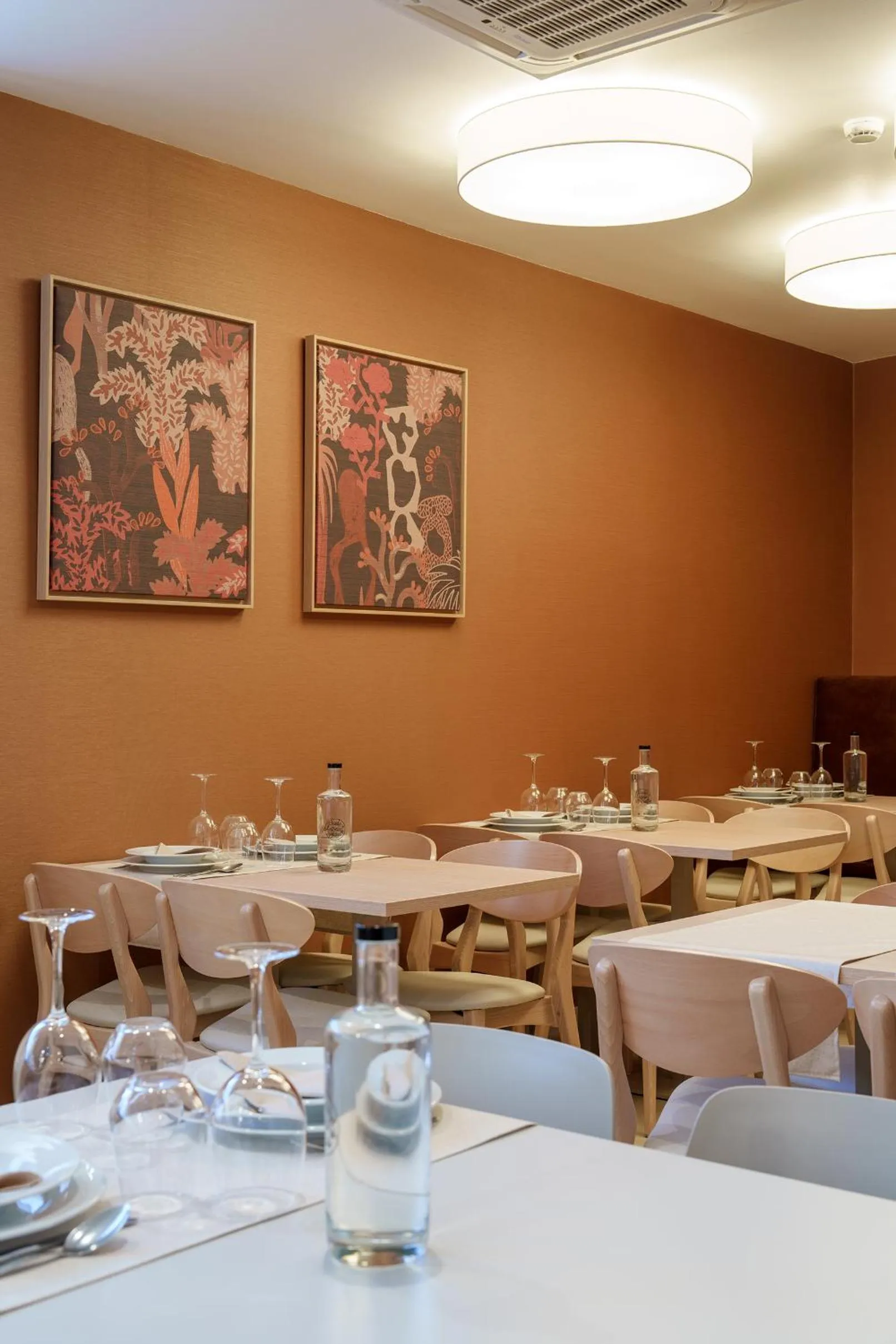 Restaurant/places to eat in Hotel Santo António de Pádua