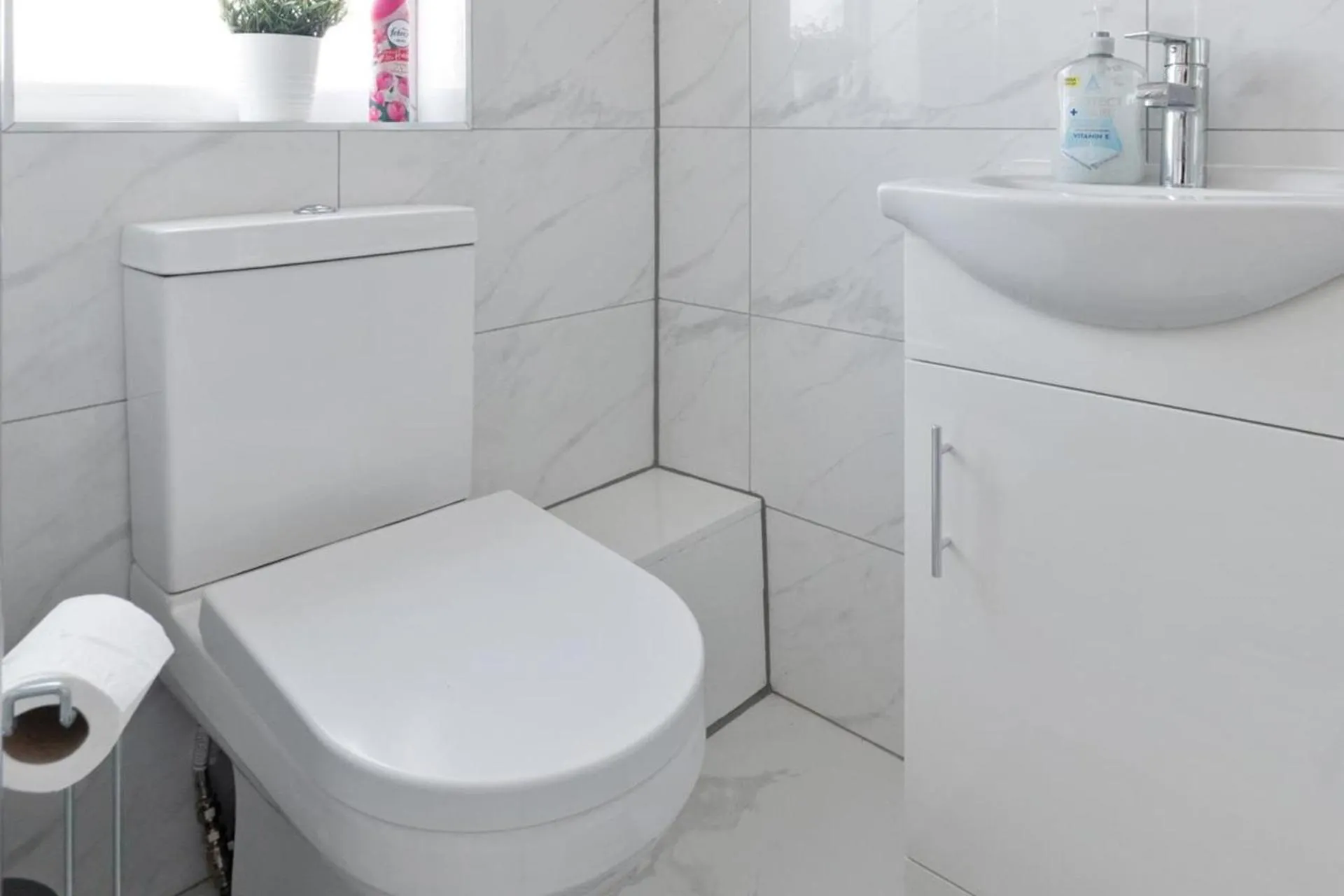 City Apartment - Sleeps 4 & Free Parking