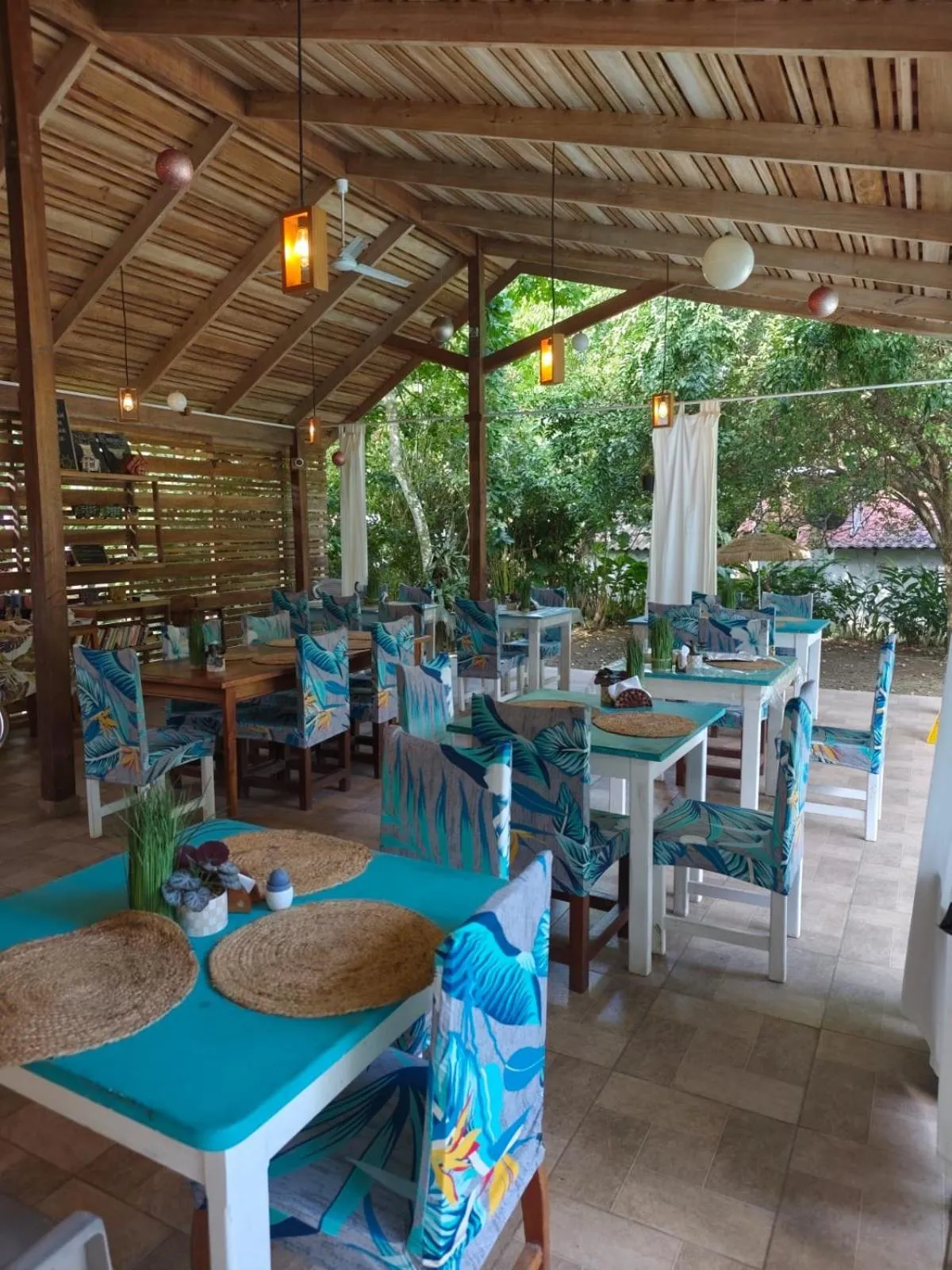 Restaurant/places to eat in Escape Caribeño
