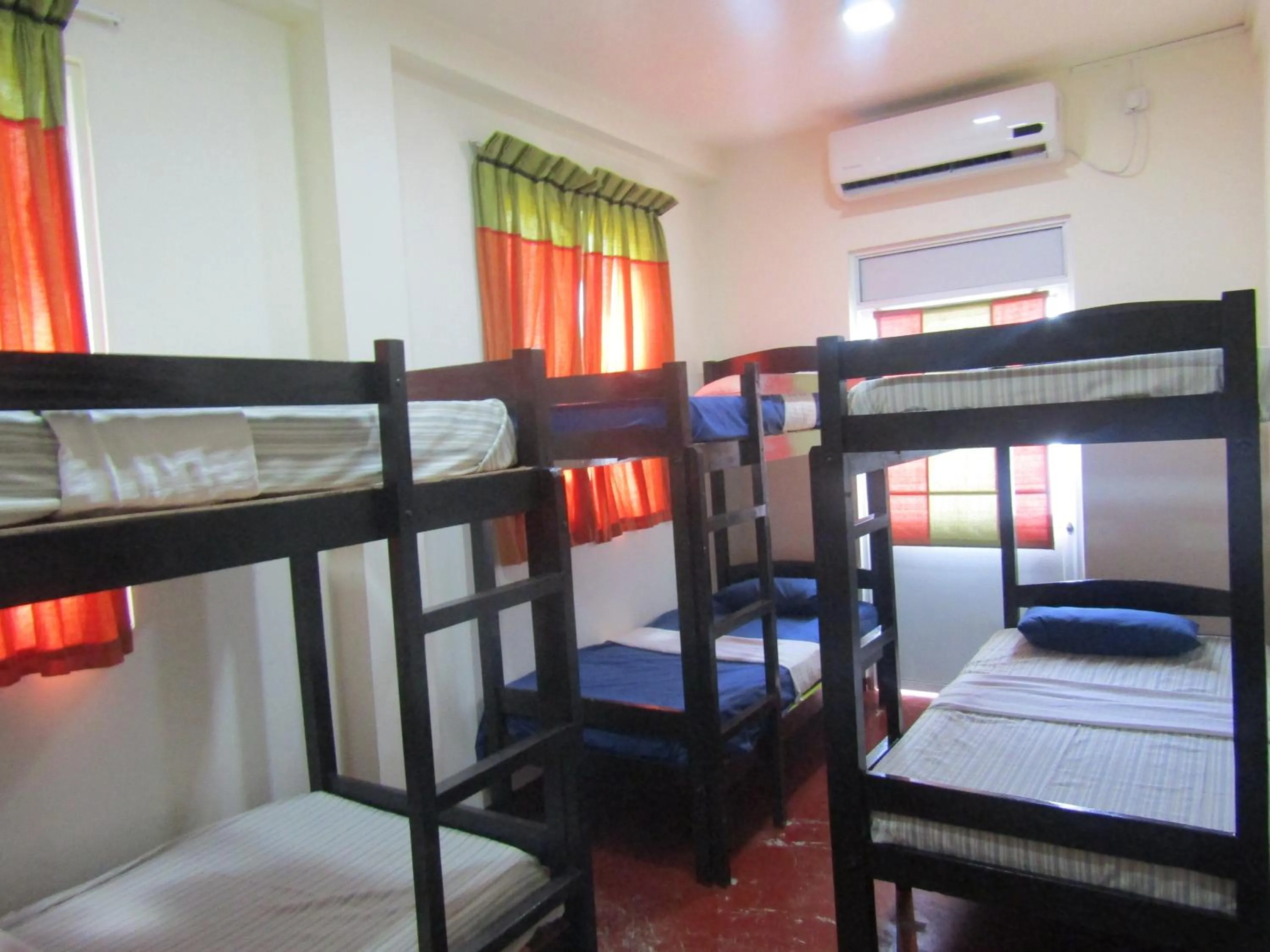 bunk bed, Bed in Kandy Backpackers Hostel