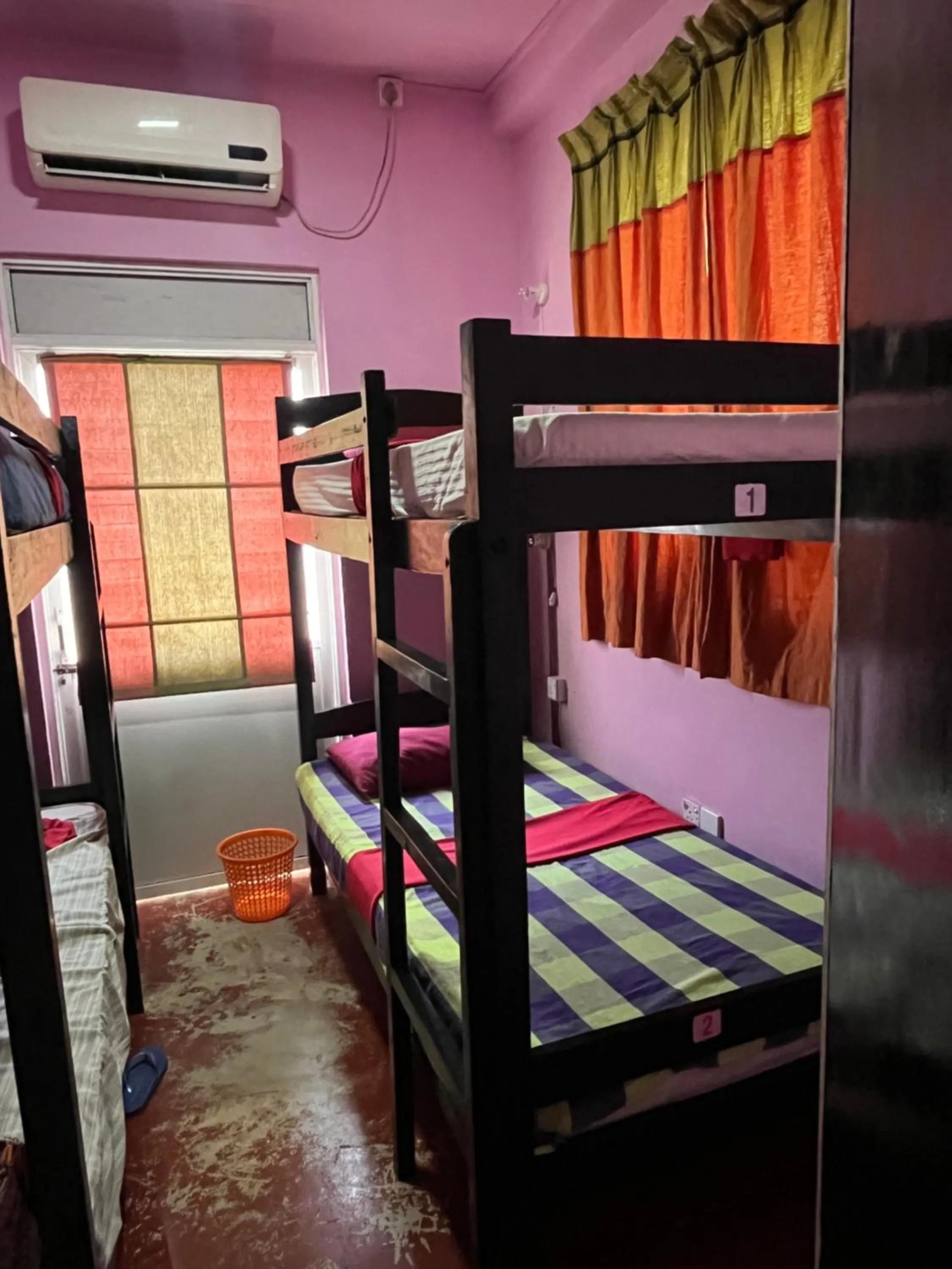 bunk bed, Bed in Kandy Backpackers Hostel