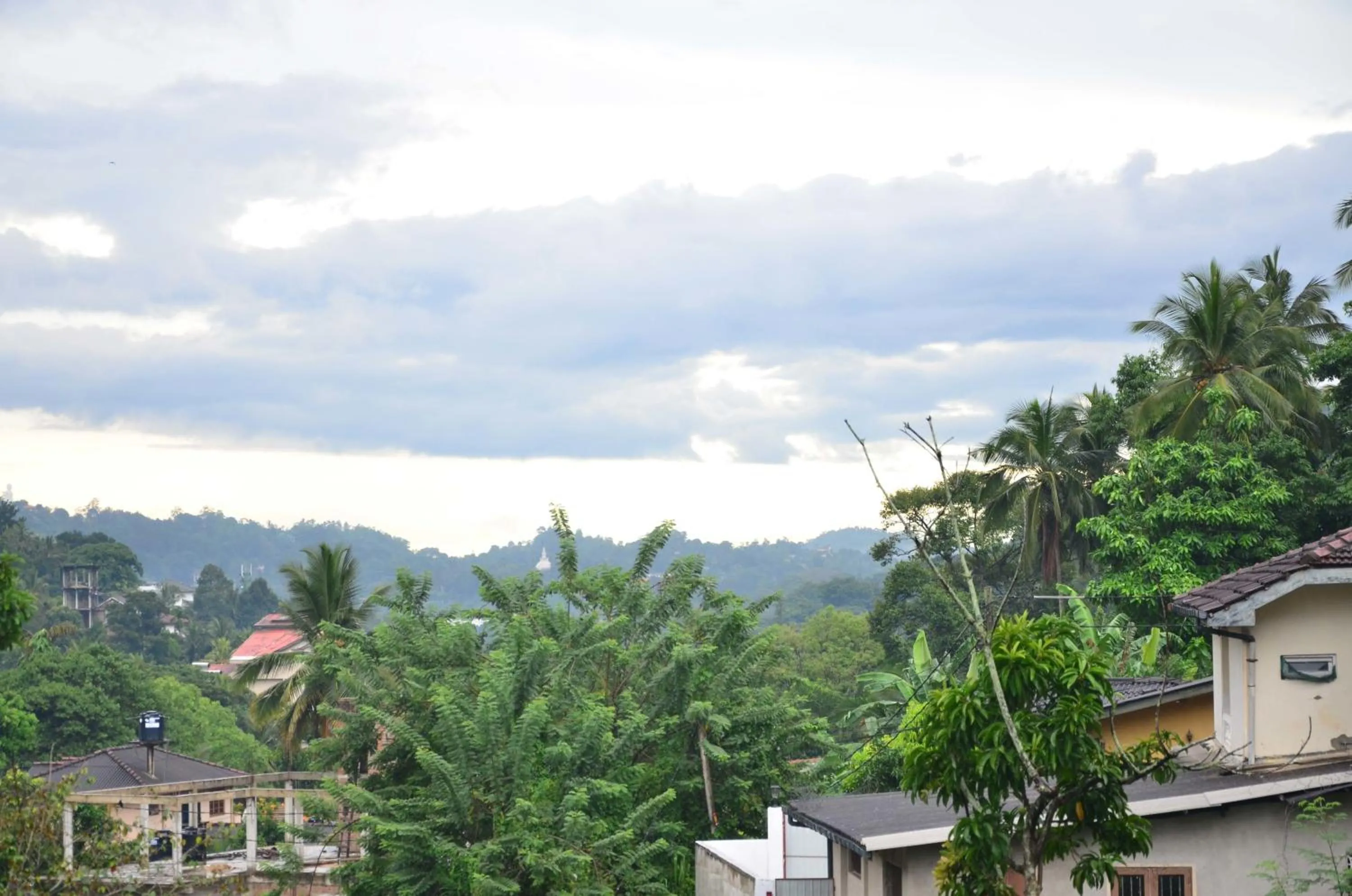 Mountain view in Kandy Backpackers Hostel
