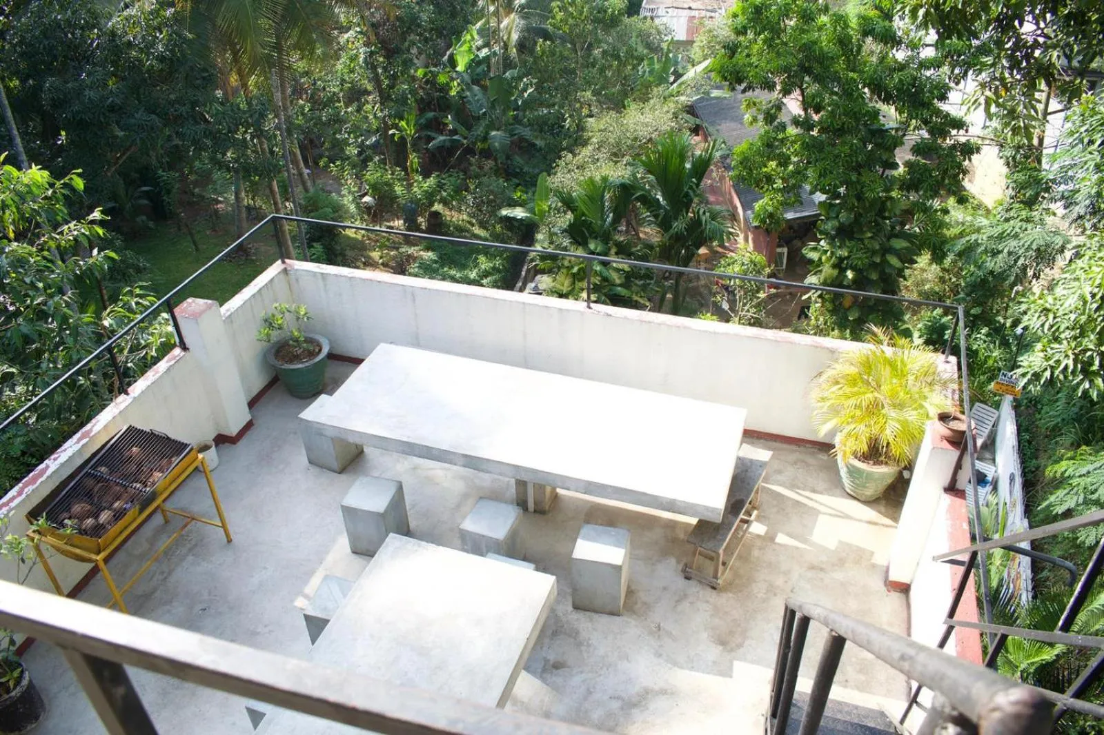 Garden in Kandy Backpackers Hostel
