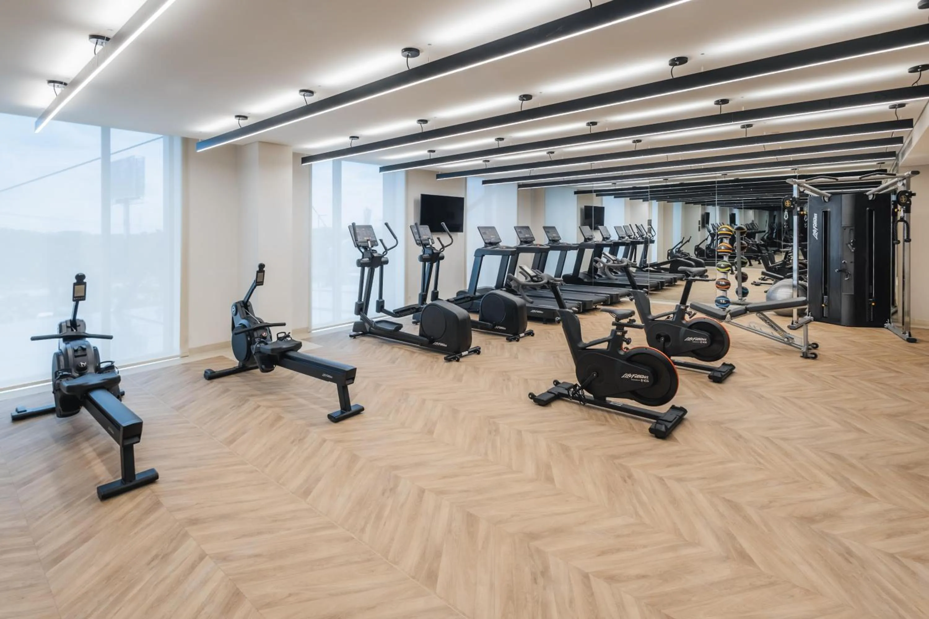 Fitness centre/facilities in Hyatt Place Cancun Airport