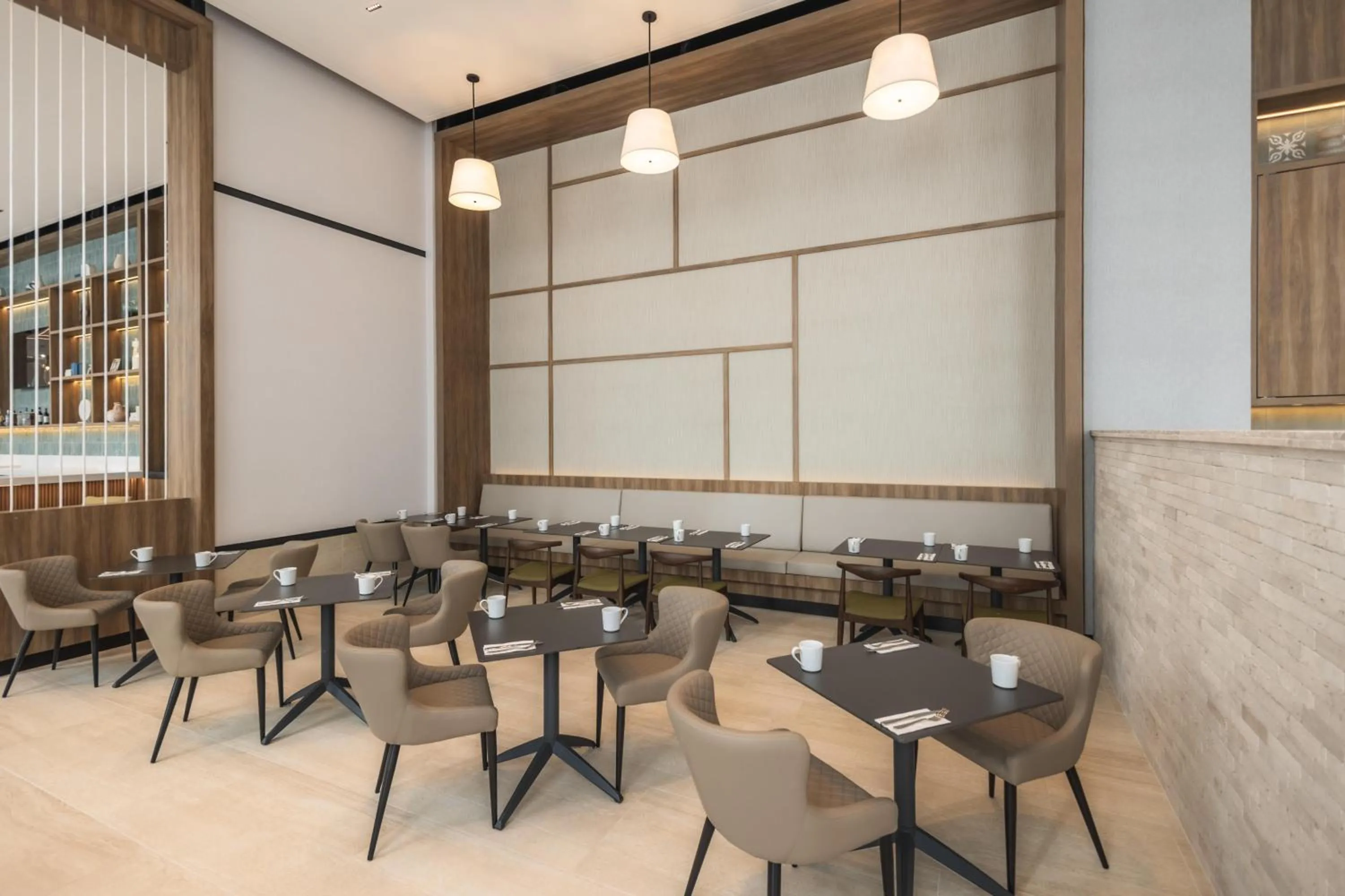 Restaurant/places to eat in Hyatt Place Cancun Airport