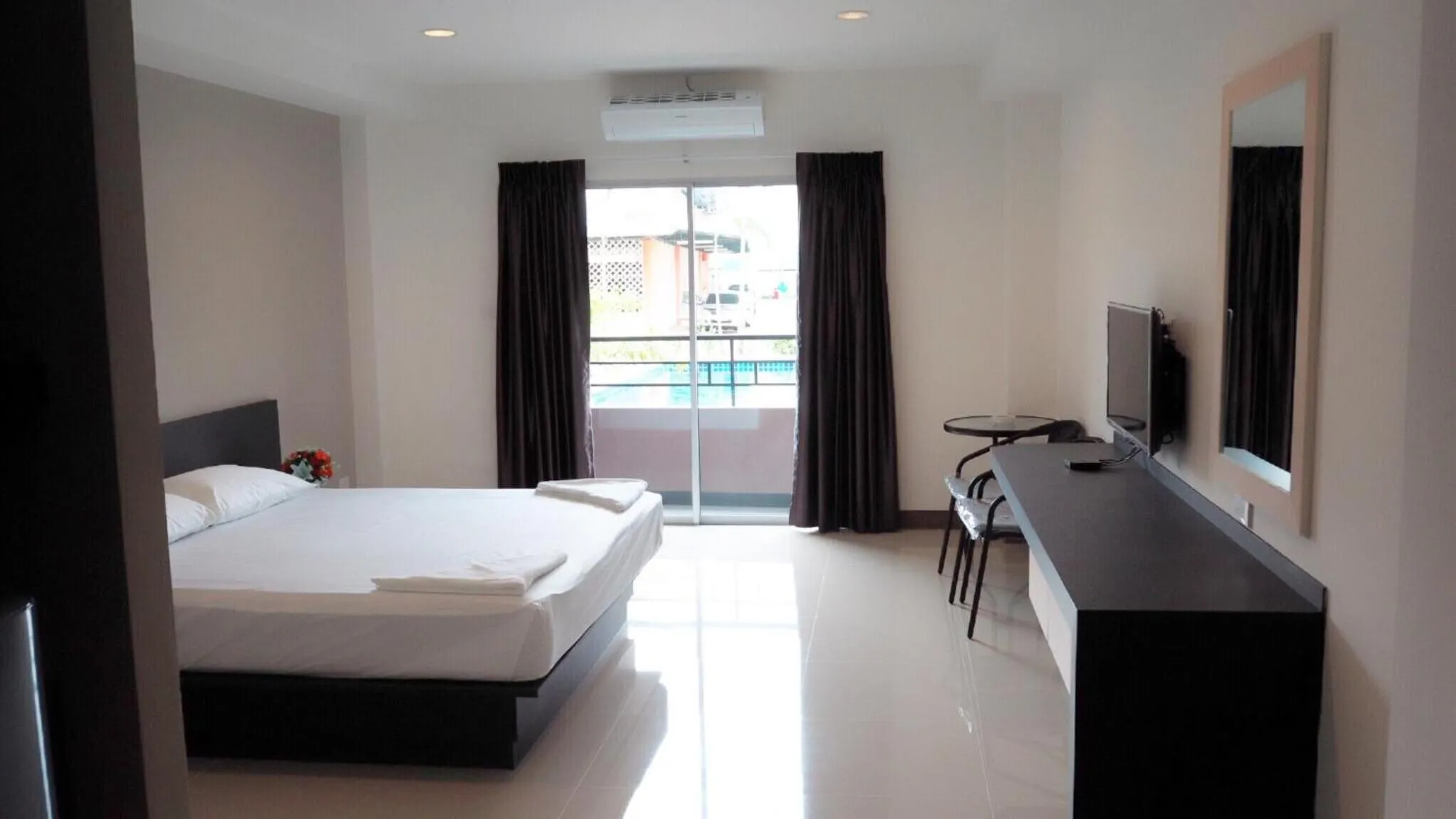 Day, Bed in B Space Residence