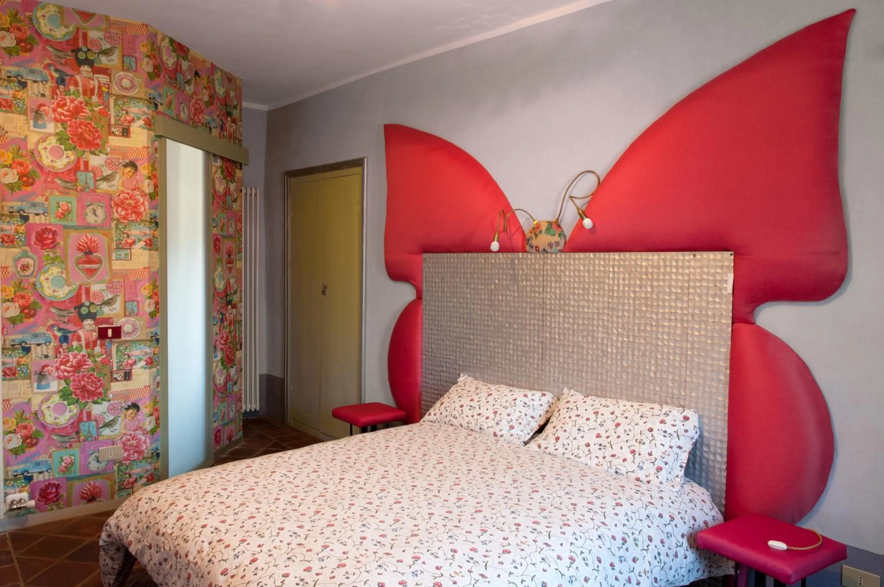 Bathroom, Bed in Lunafragola Atelier B&B