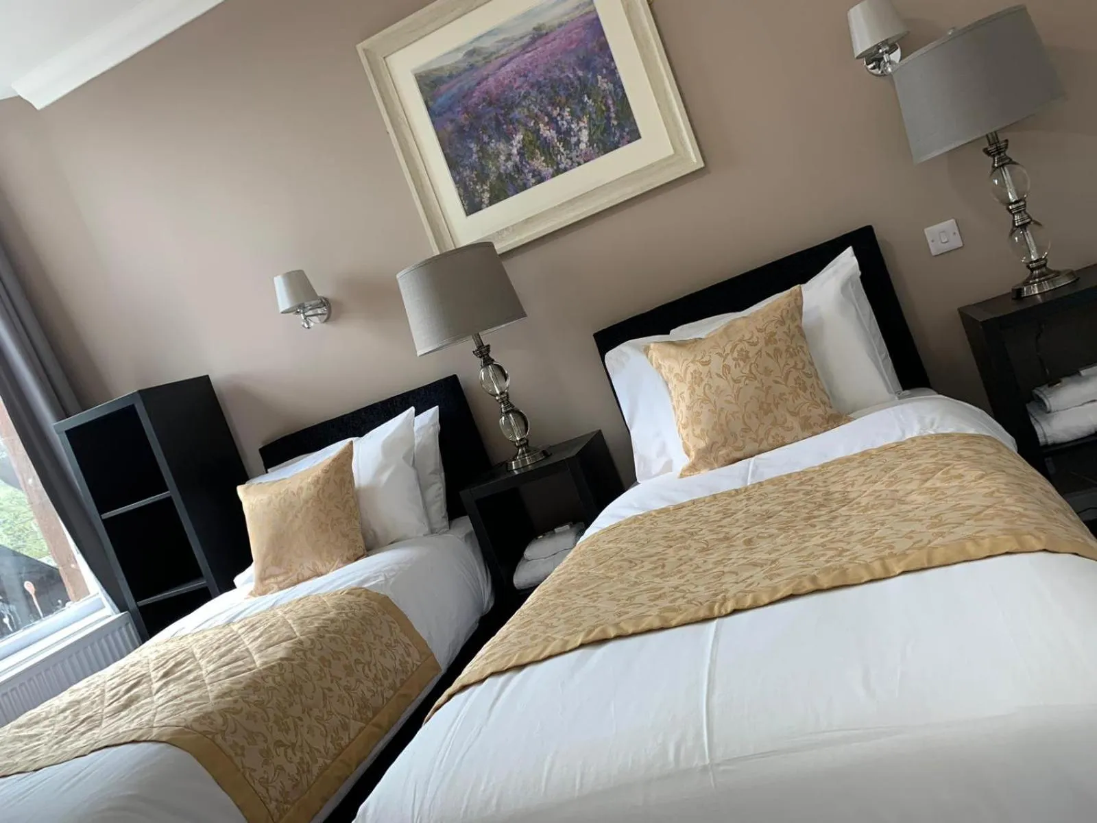 Photo of the whole room, Bed in Waverley Inn Lodge