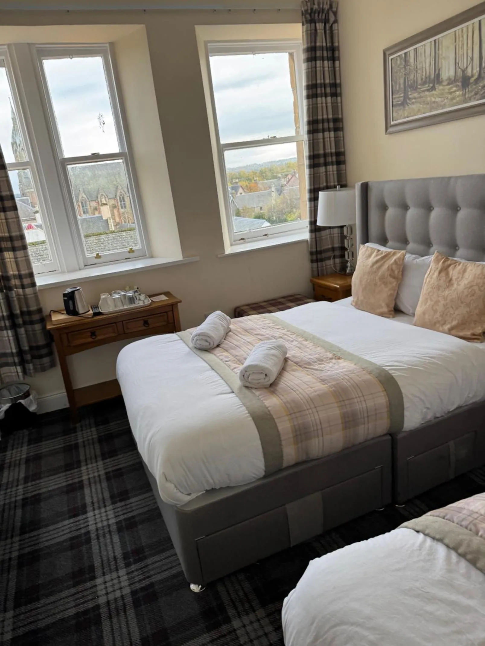 Bedroom, Bed in Royal Hotel