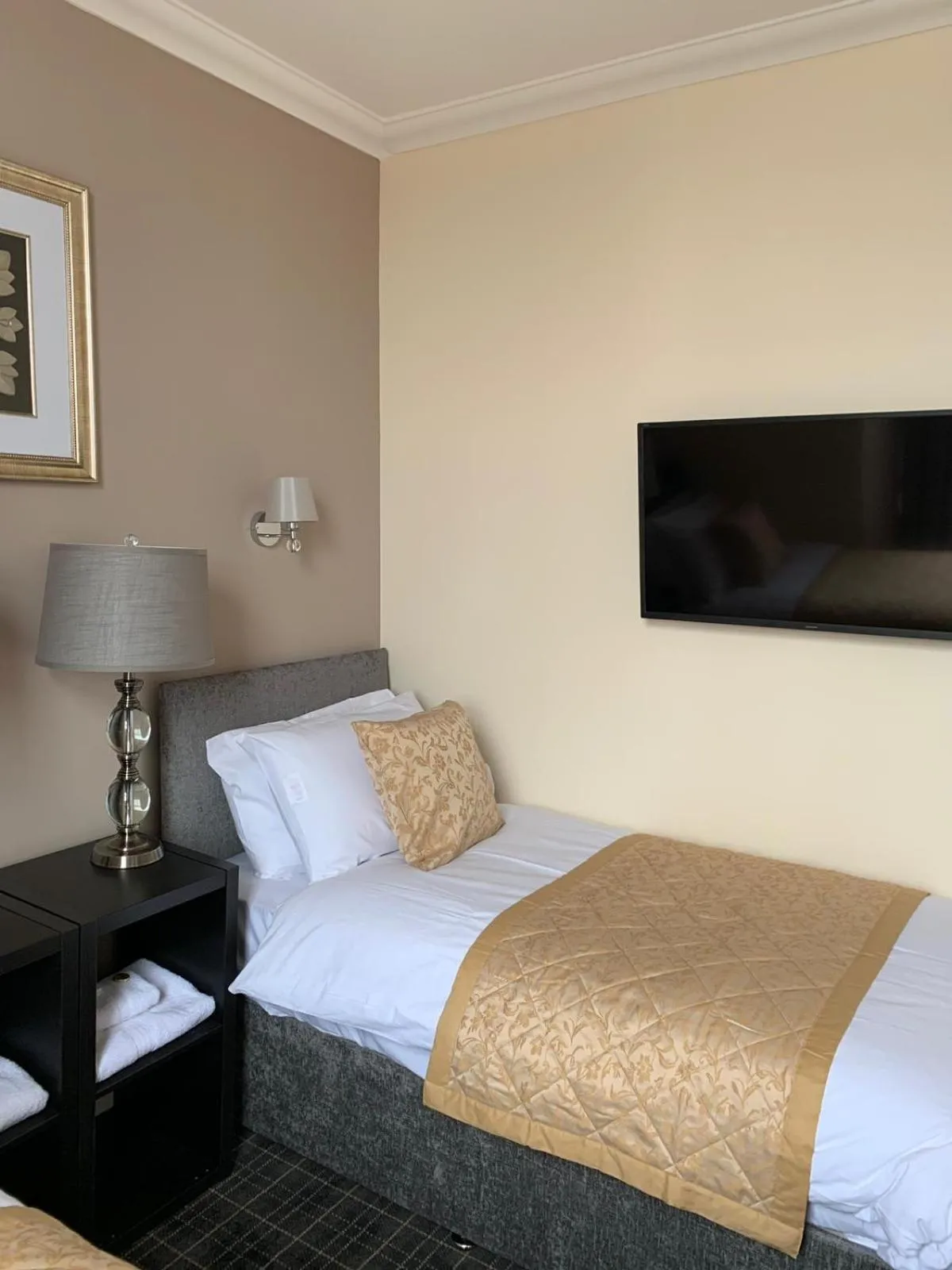 Bed in Waverley Inn Lodge