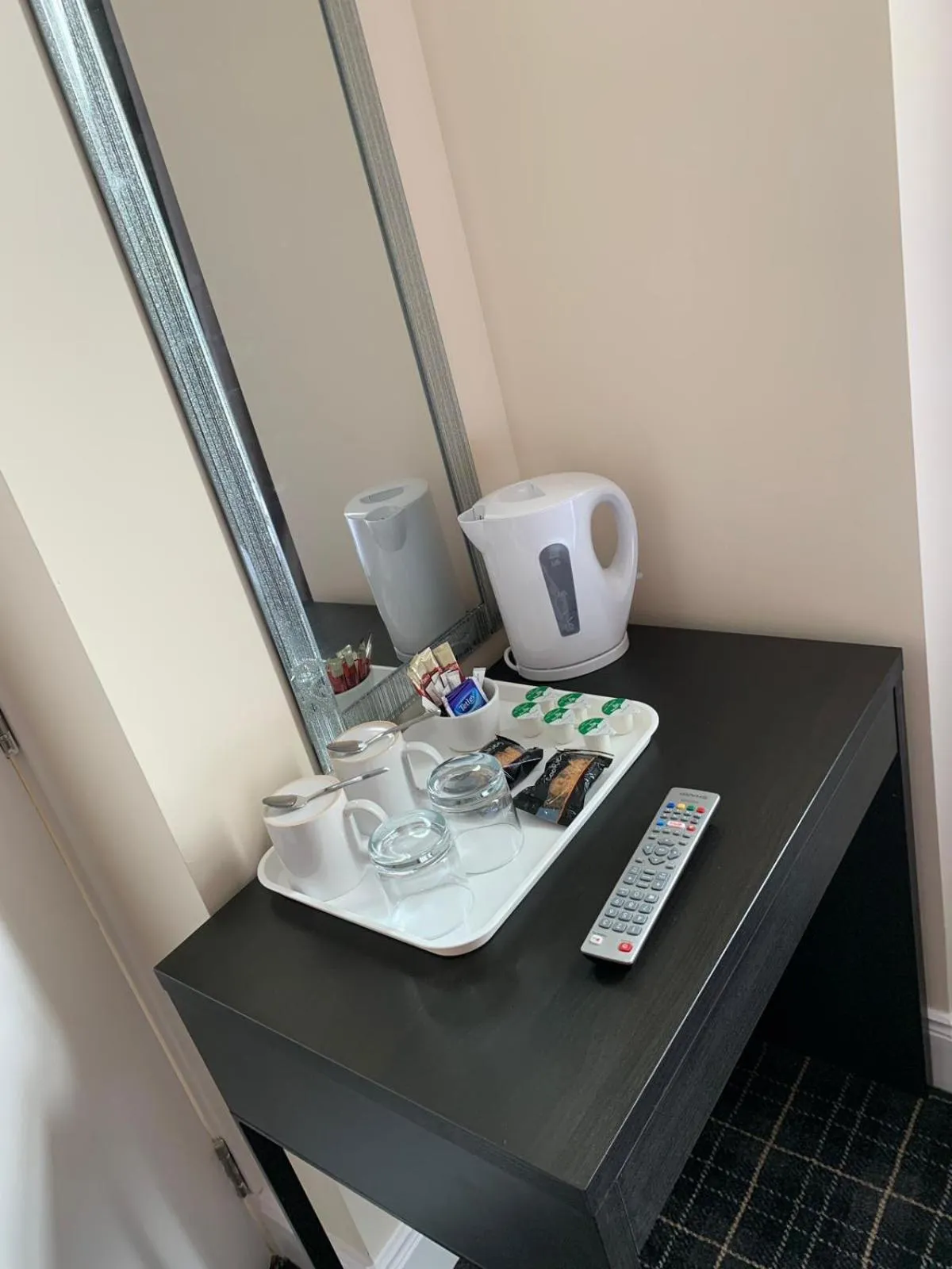 Coffee/tea facilities in Waverley Inn Lodge