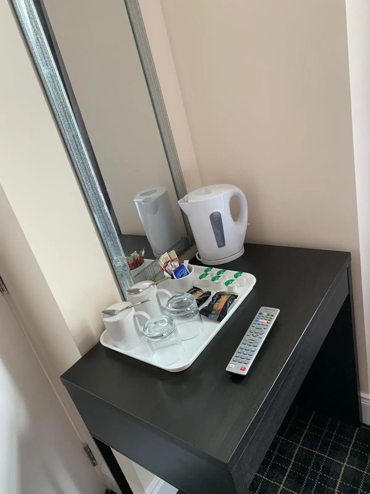 Twin Room with Bathroom in Royal Hotel Twin Room with Bathroom in Royal Hotel