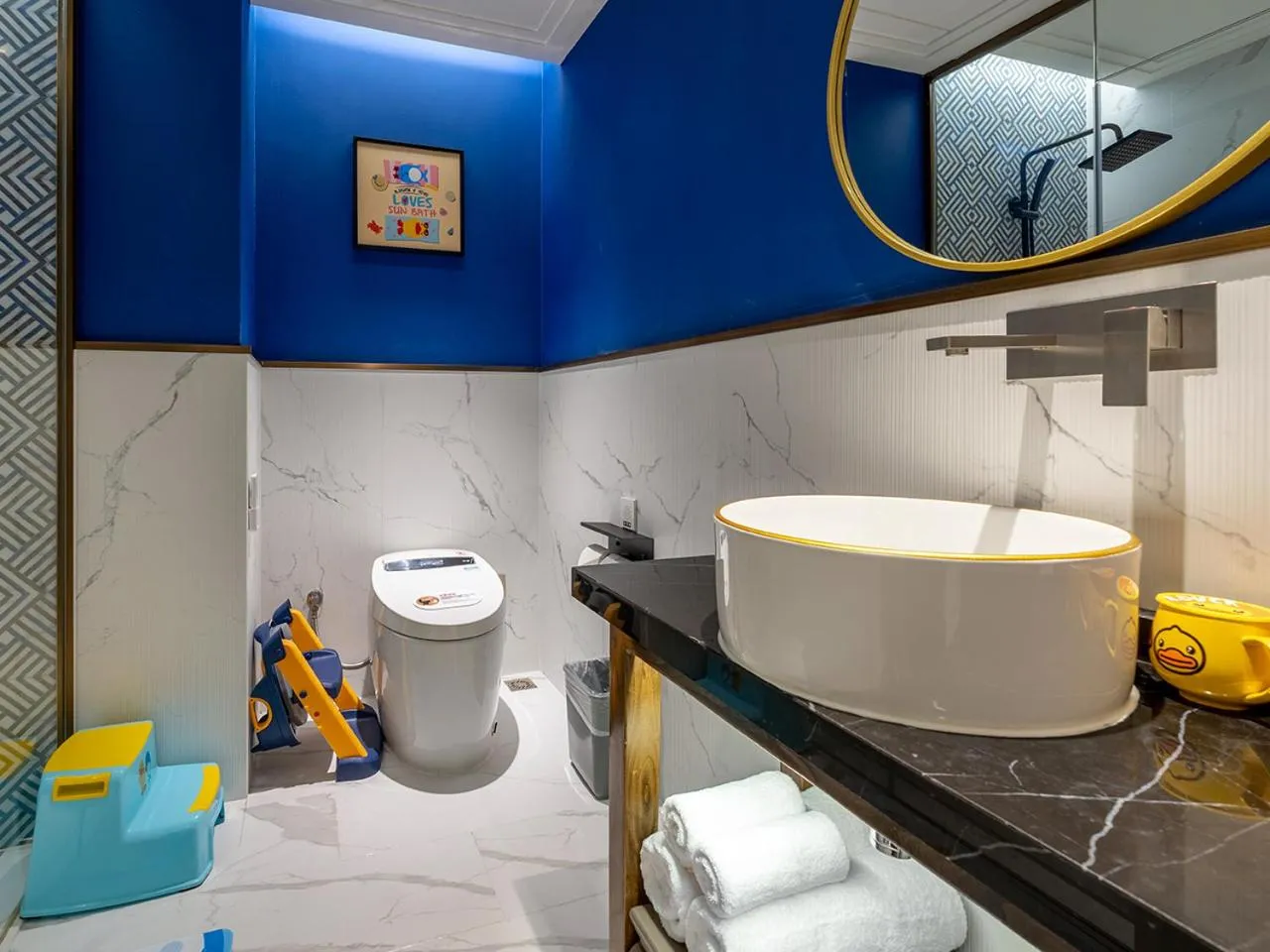Toilet in Jinjiang Metropolo Wuyishan Sangu Resort Hotel