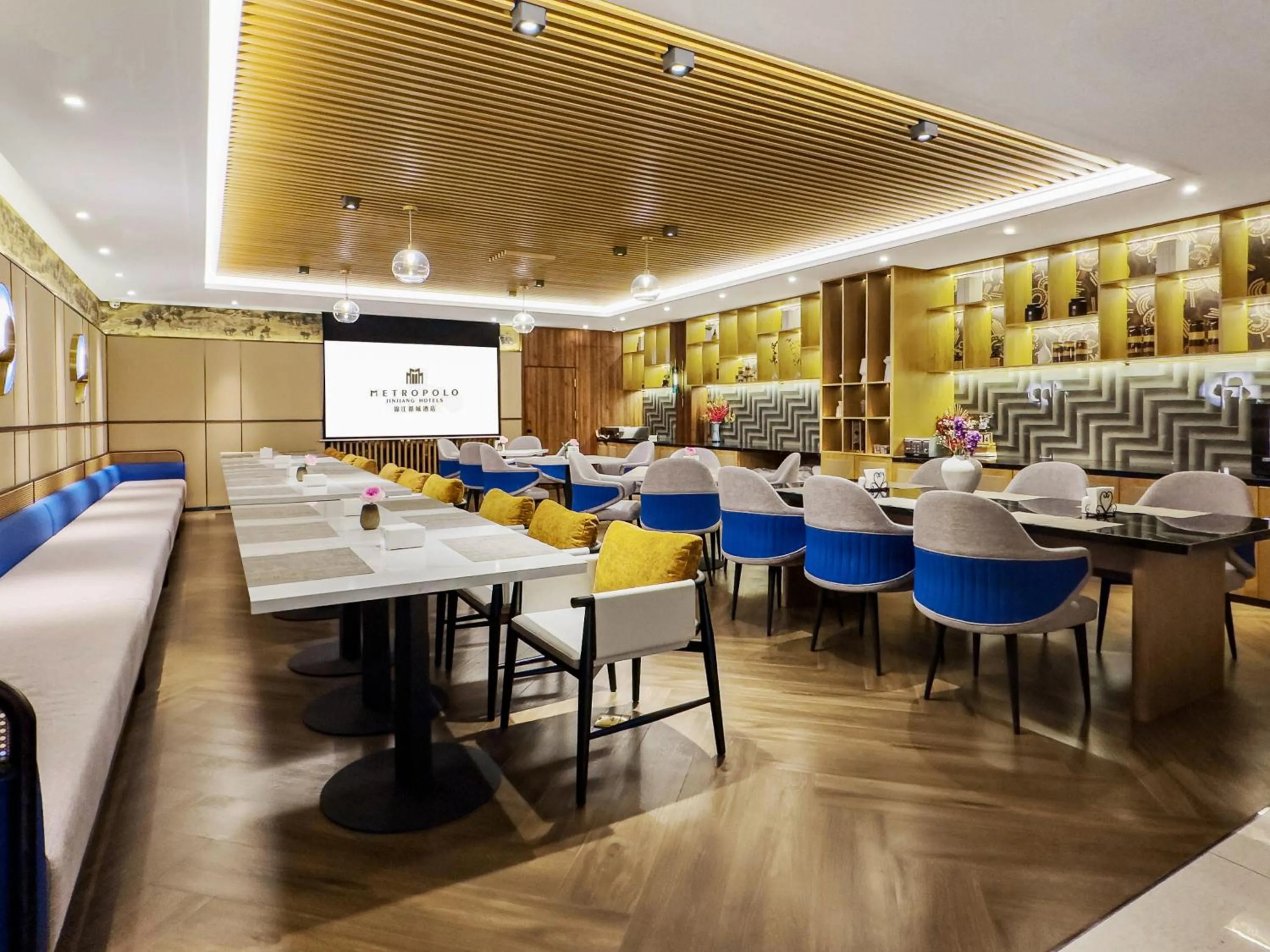 Restaurant/places to eat in Jinjiang Metropolo Wuyishan Sangu Resort Hotel