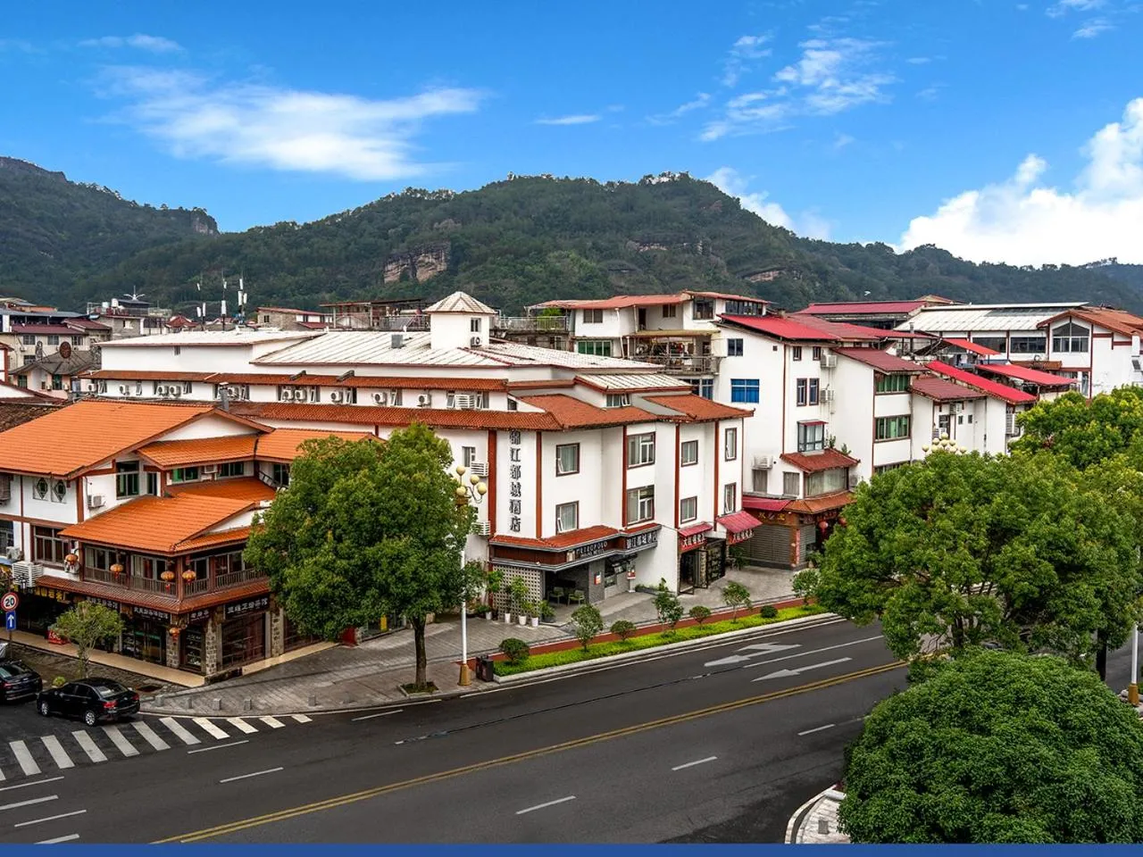 Property building in Jinjiang Metropolo Wuyishan Sangu Resort Hotel