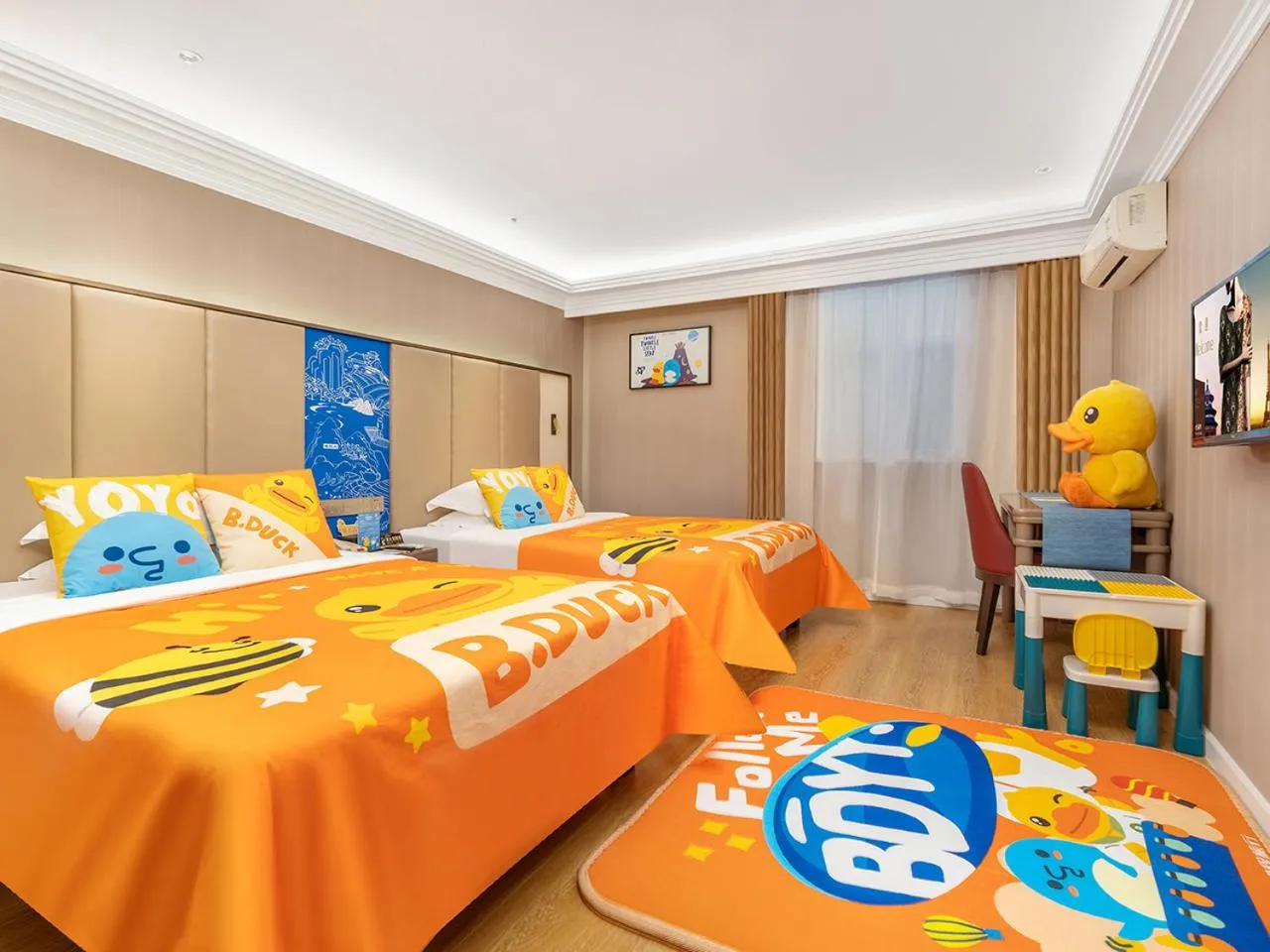 Photo of the whole room, Bed in Jinjiang Metropolo Wuyishan Sangu Resort Hotel
