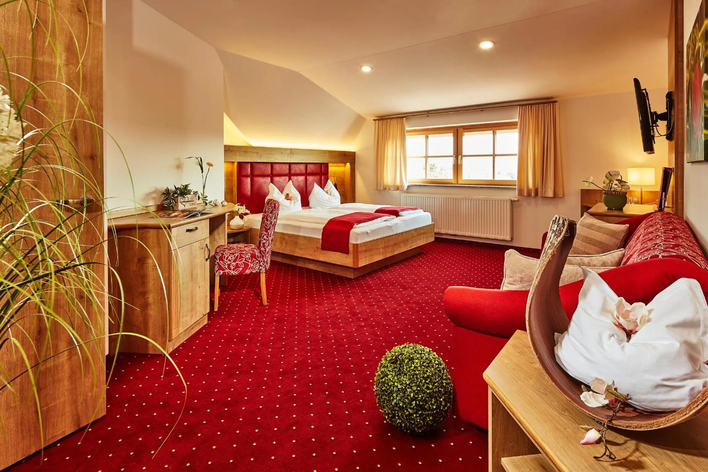 Photo of the whole room, Bed in Donauhotel Lettnerhof