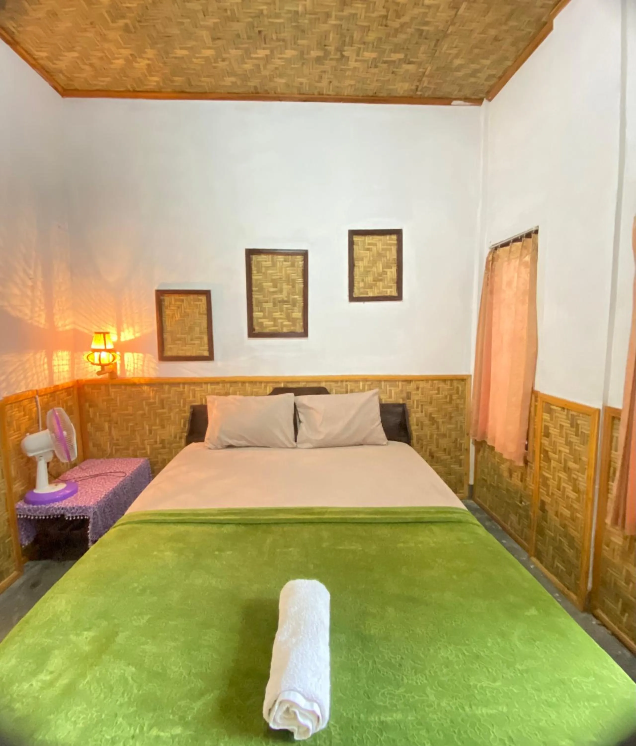 Bedroom, Bed in Kembang Kuning Cottages