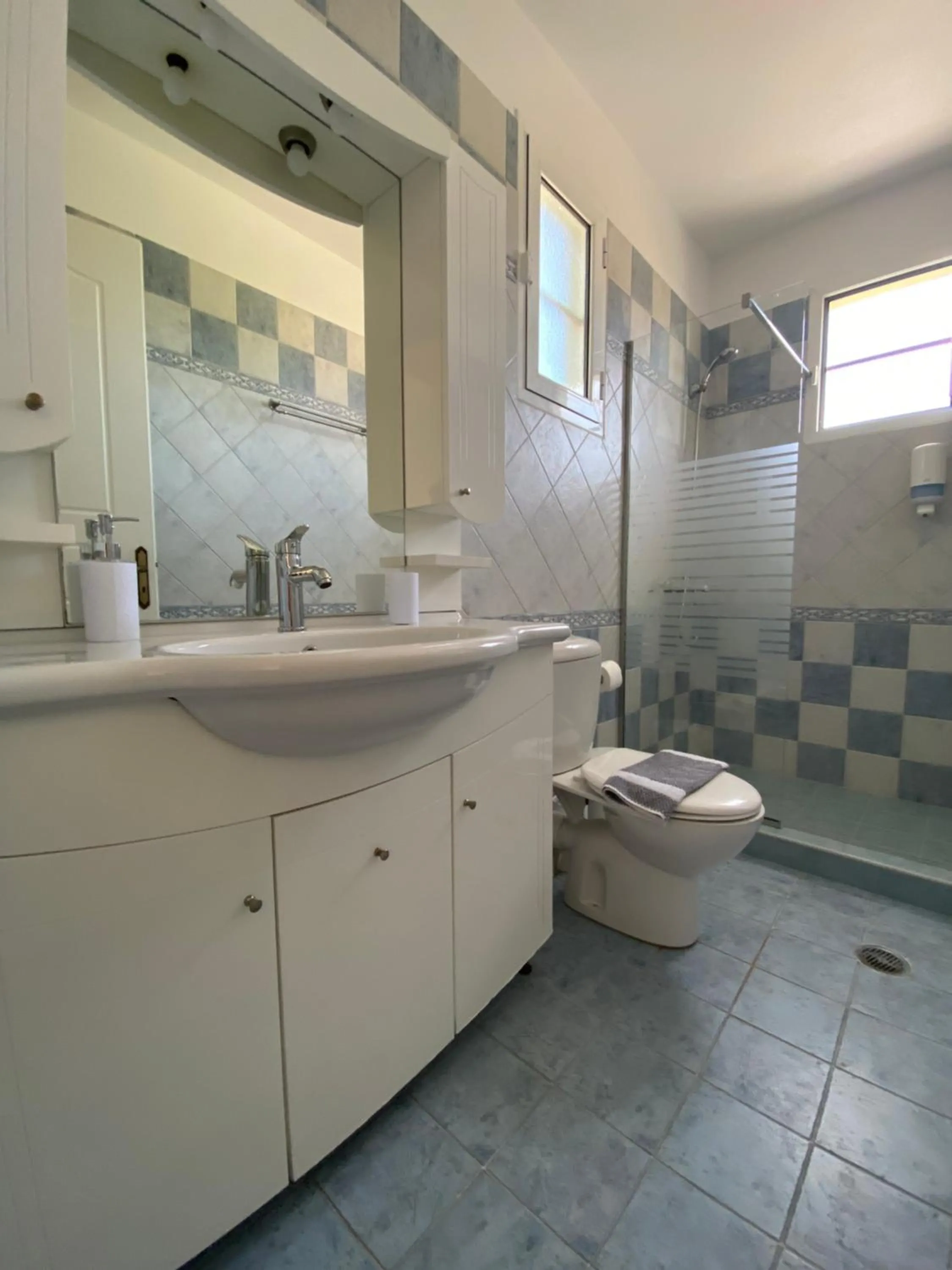 Shower in Pegasus Rooms