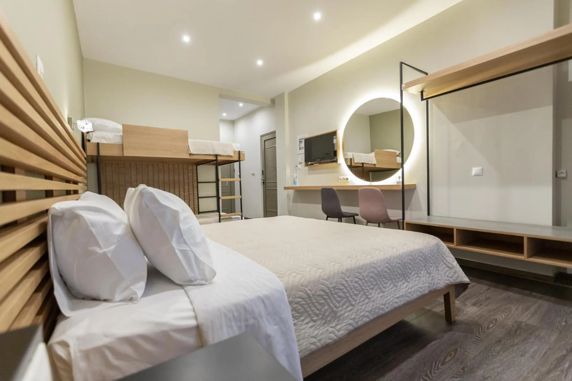 Photo of the whole room, Bed in Pegasus Rooms