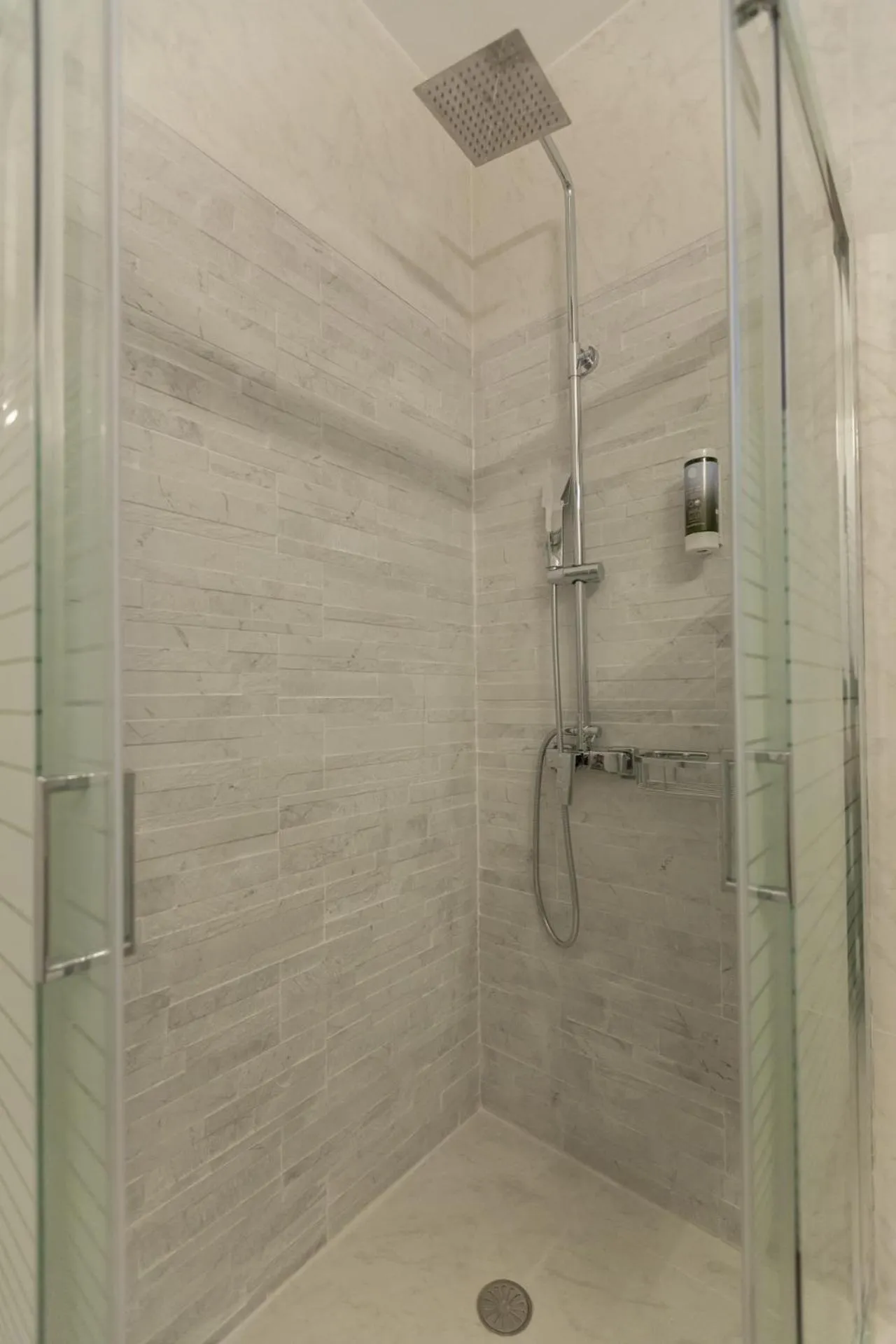Shower in Pegasus Rooms