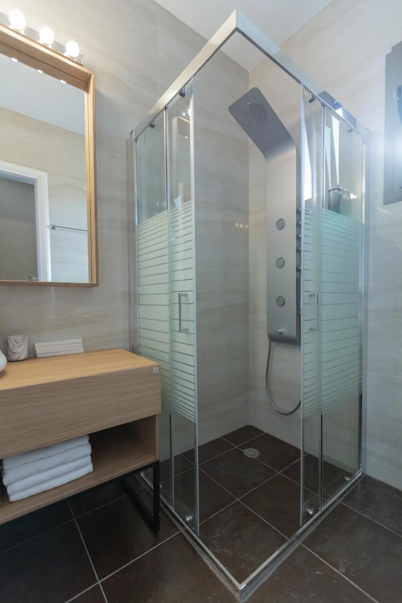 Shower in Pegasus Rooms
