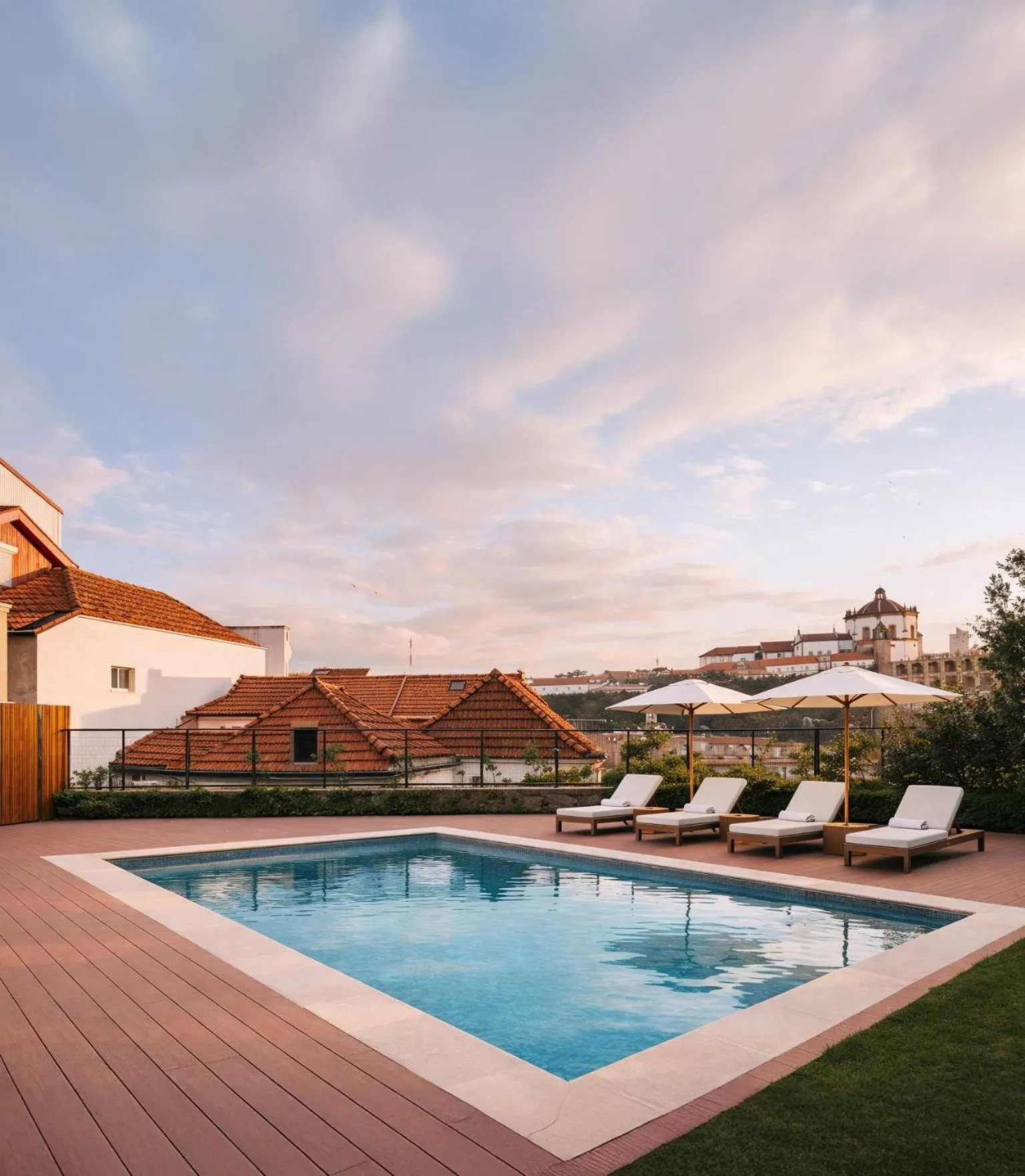 Swimming pool in LENSCAPE Coterie