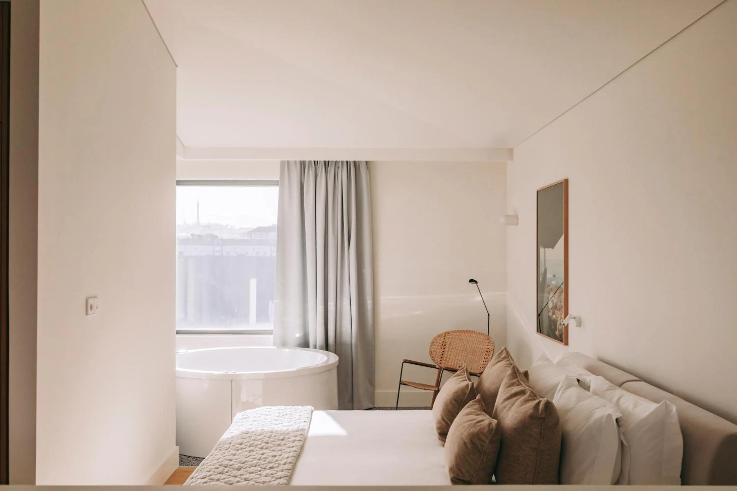 Photo of the whole room in LENSCAPE Coterie