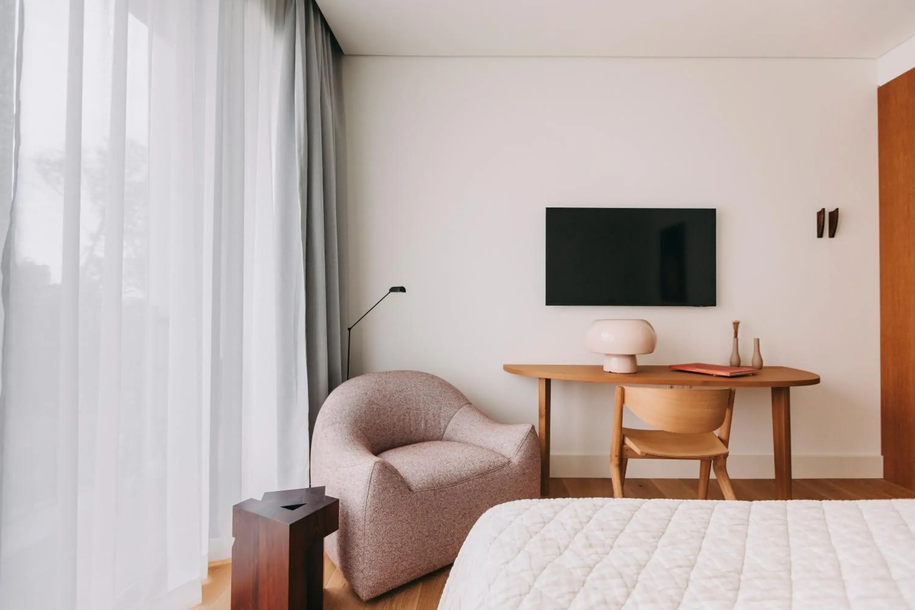 Executive Double Room with Balcony in LENSCAPE Coterie Executive Double Room with Balcony in LENSCAPE Coterie