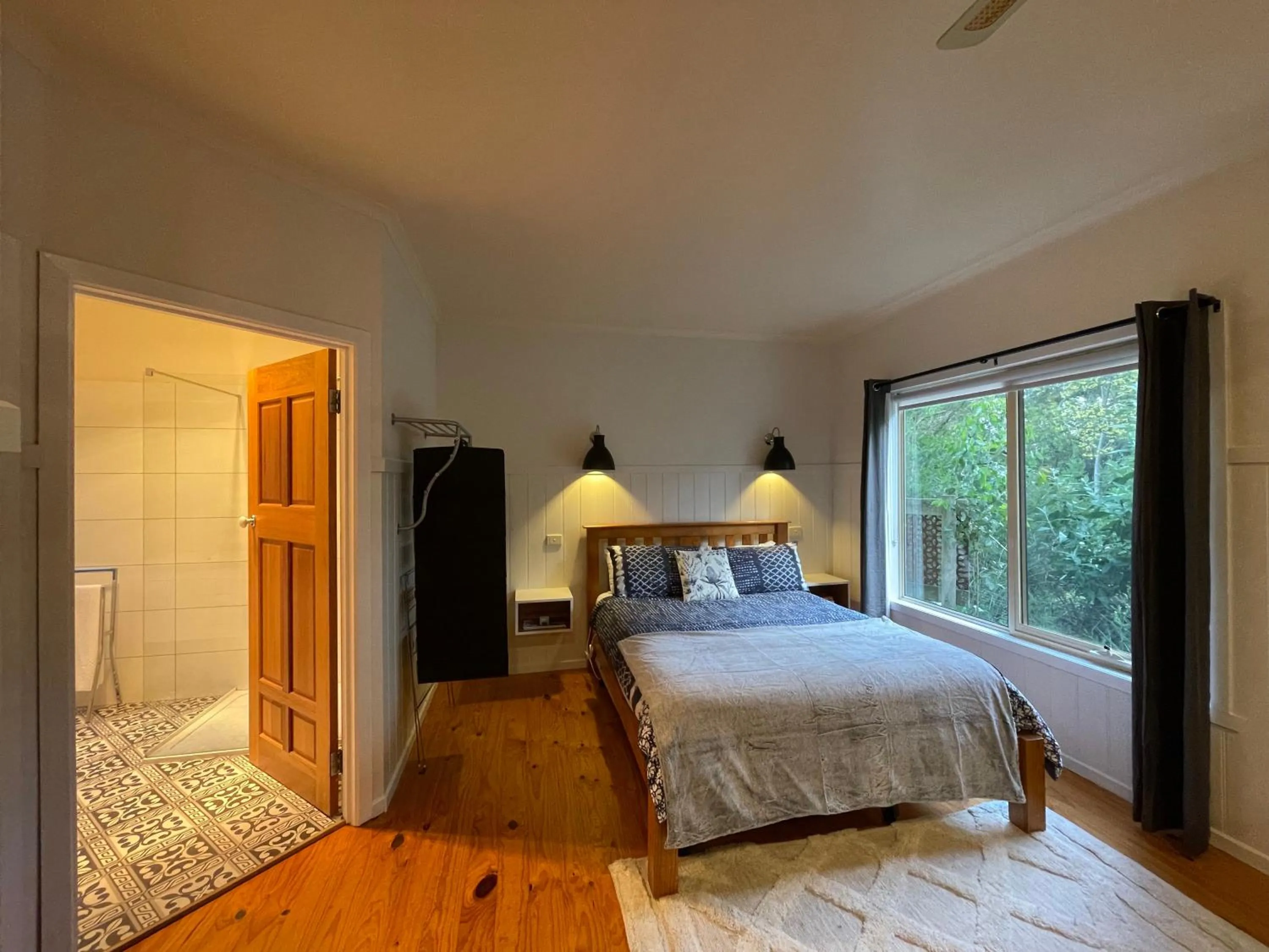 Bed in Tindoona Cottages