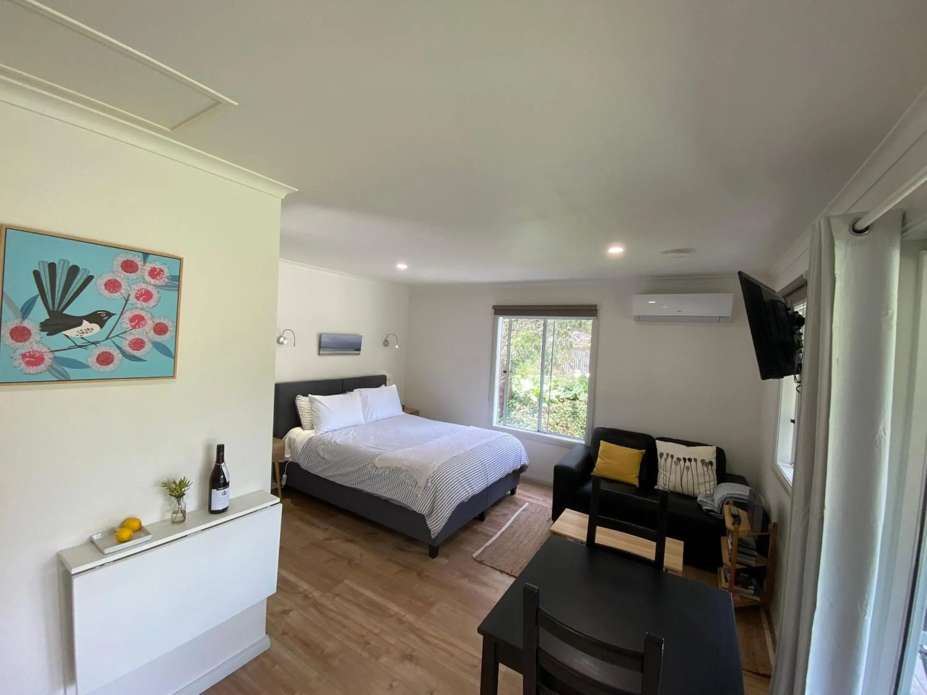Bedroom, Bed in Tindoona Cottages