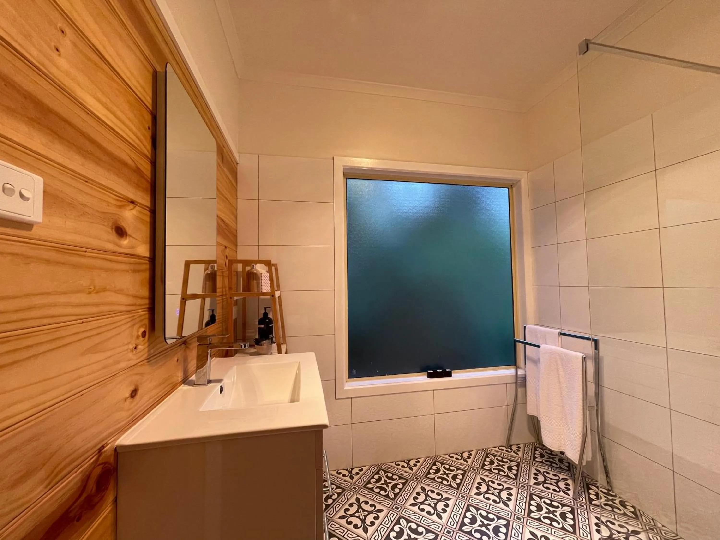Bathroom in Tindoona Cottages
