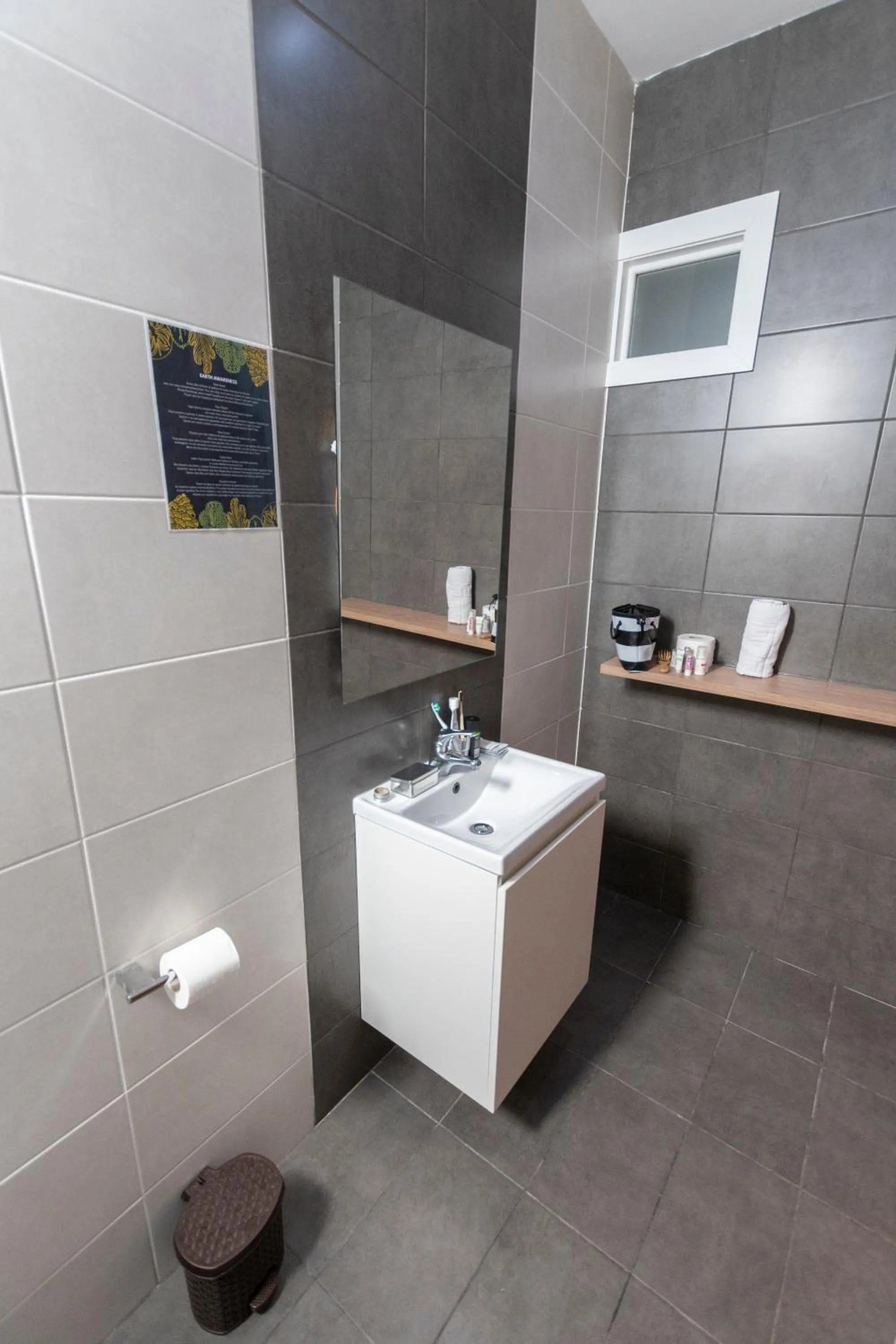 Standard Triple Room in Estrella Lodging