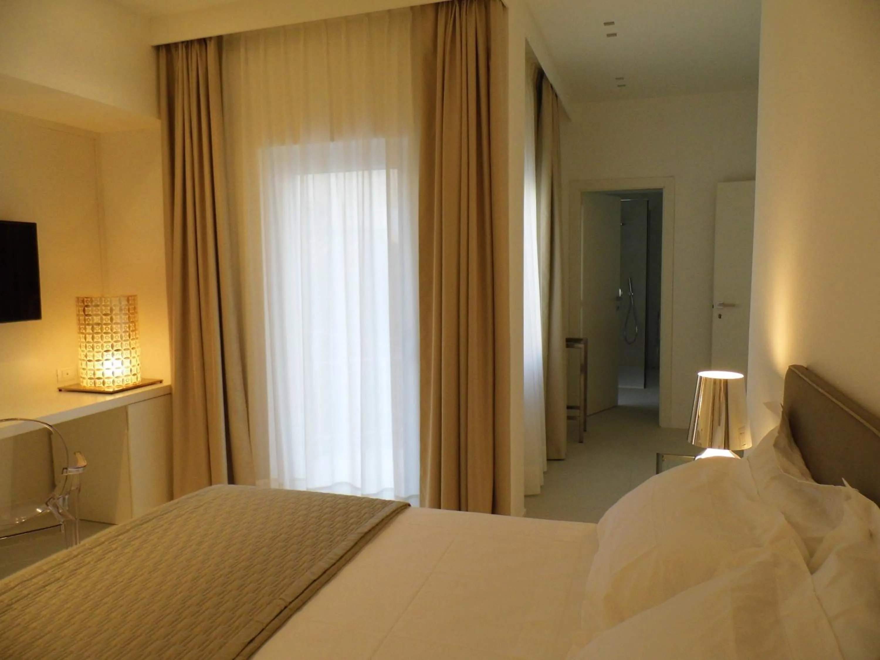 Photo of the whole room, Bed in Siracusa Luxury Apartment
