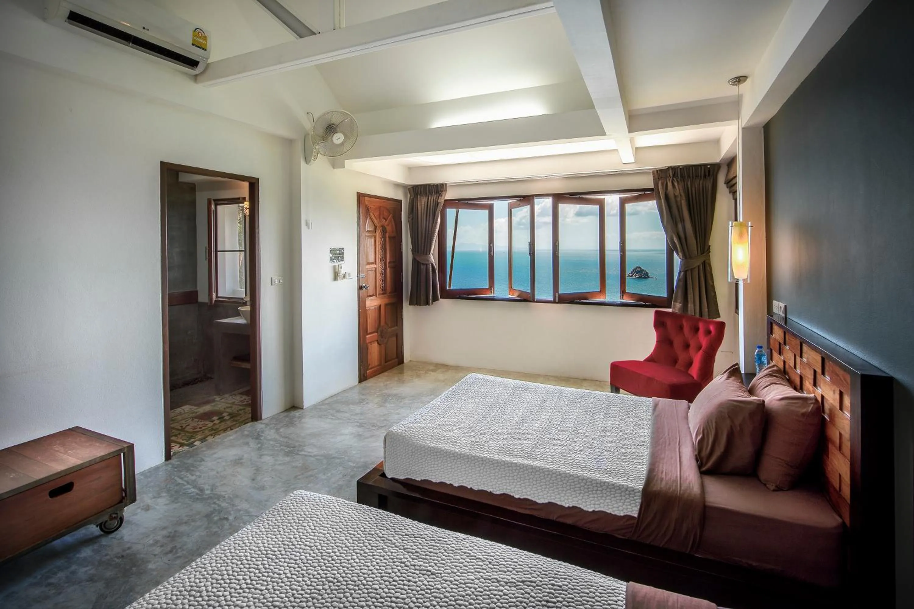 Photo of the whole room, Bed in Philip's Villa