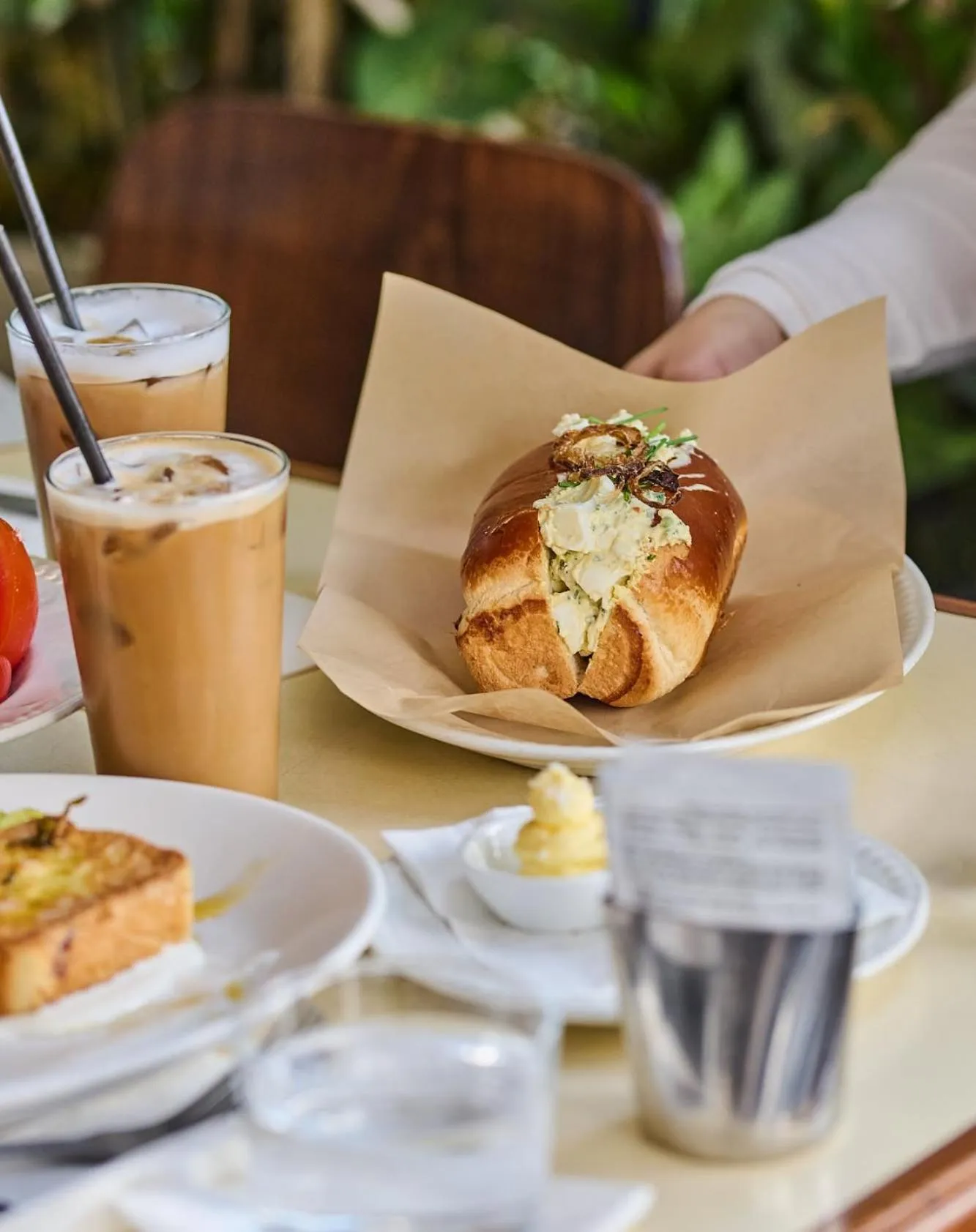 Restaurant/places to eat in Cucu Hotel