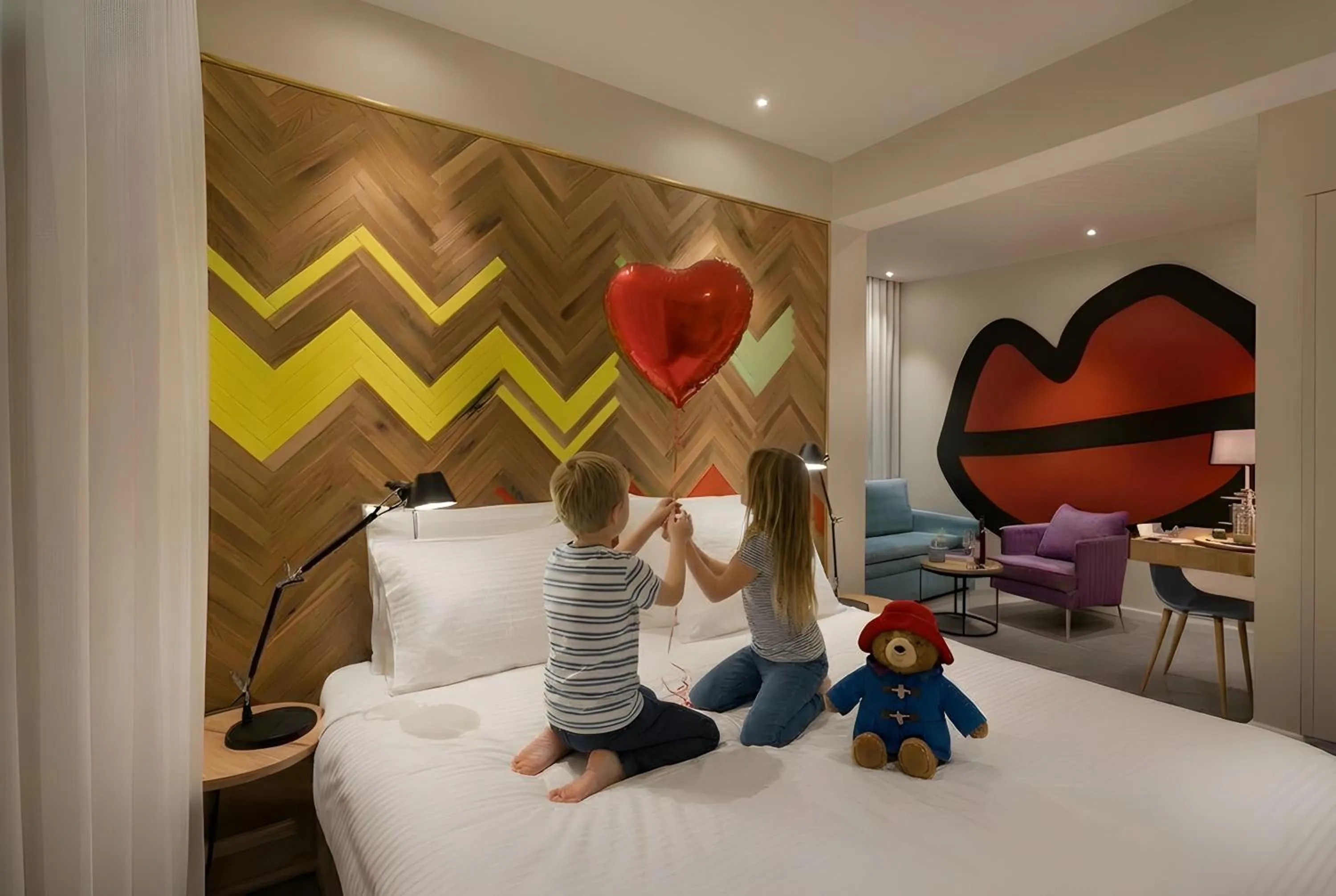 Property building, Bed in Cucu Hotel