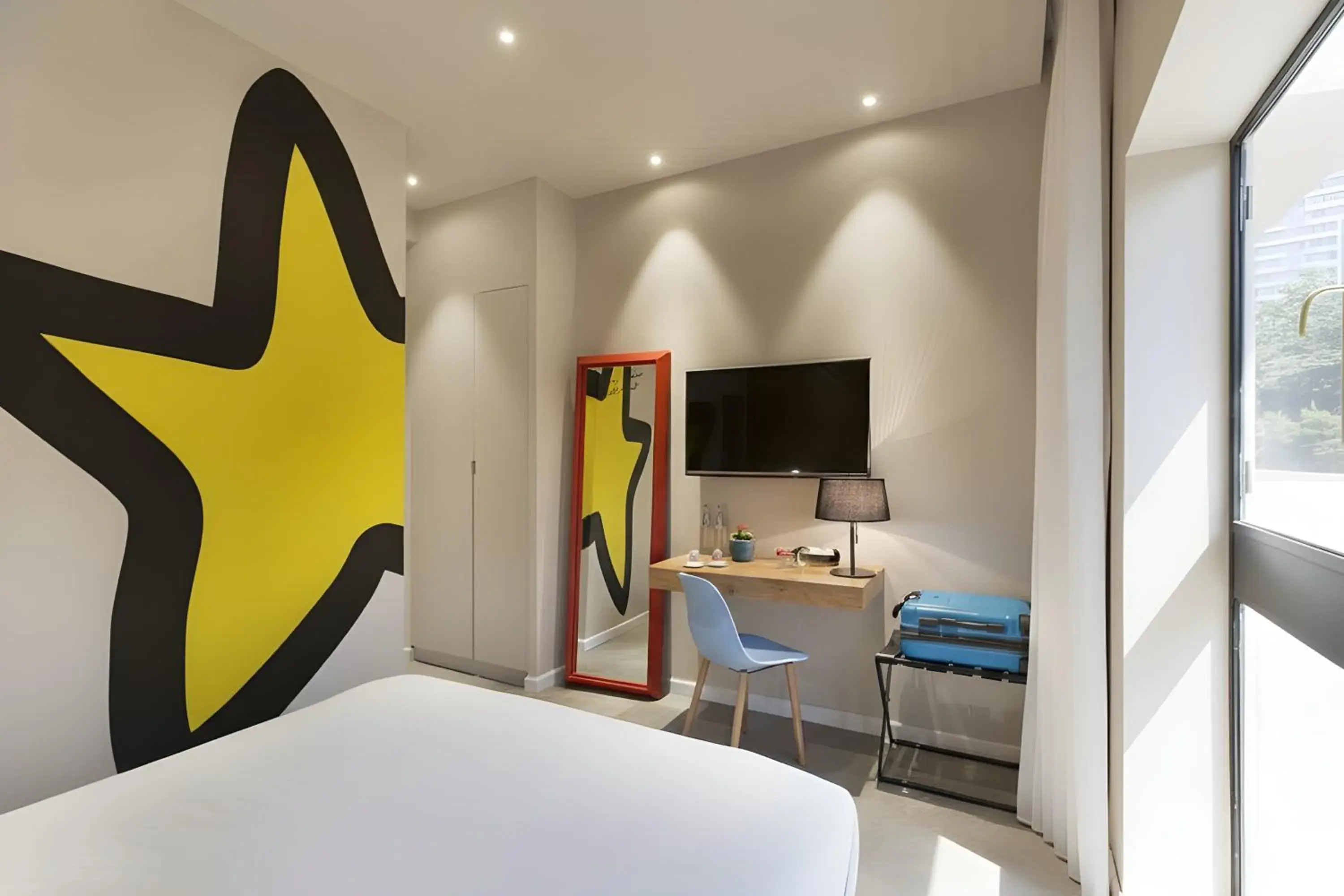 TV and multimedia, Bed in Cucu Hotel TV and multimedia, Bed in Cucu Hotel