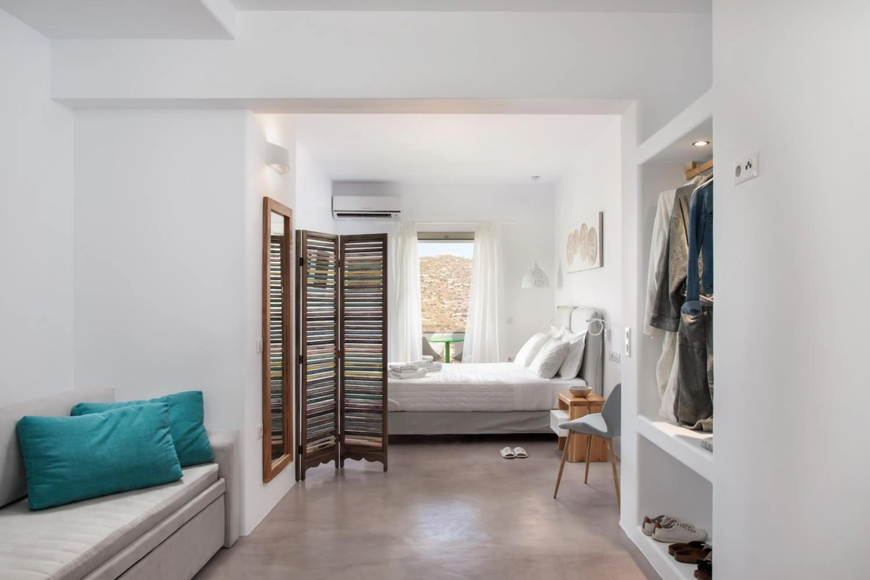 Bed in Halcyon Suites and Villas Naxos