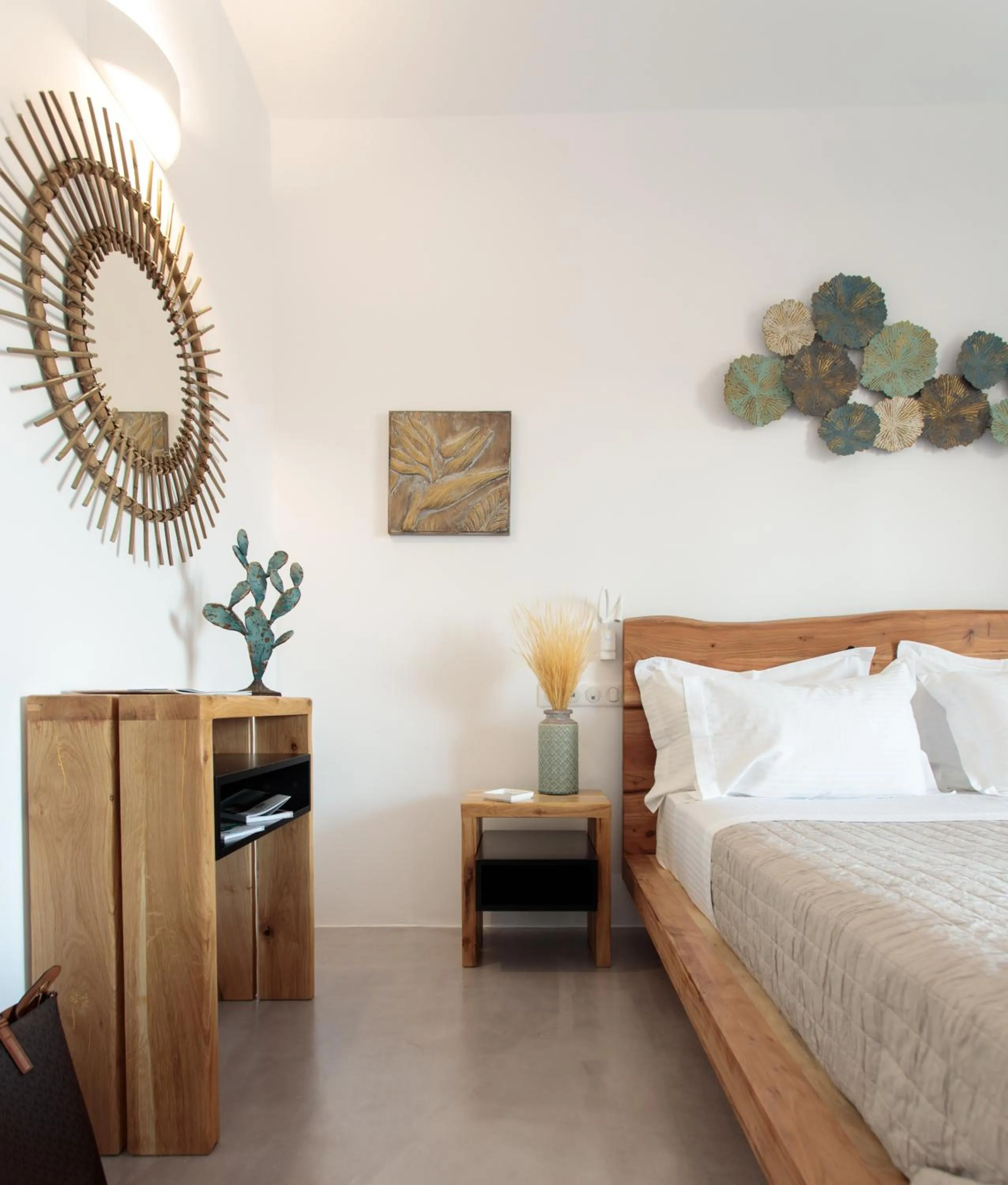 Bed in Halcyon Suites and Villas Naxos