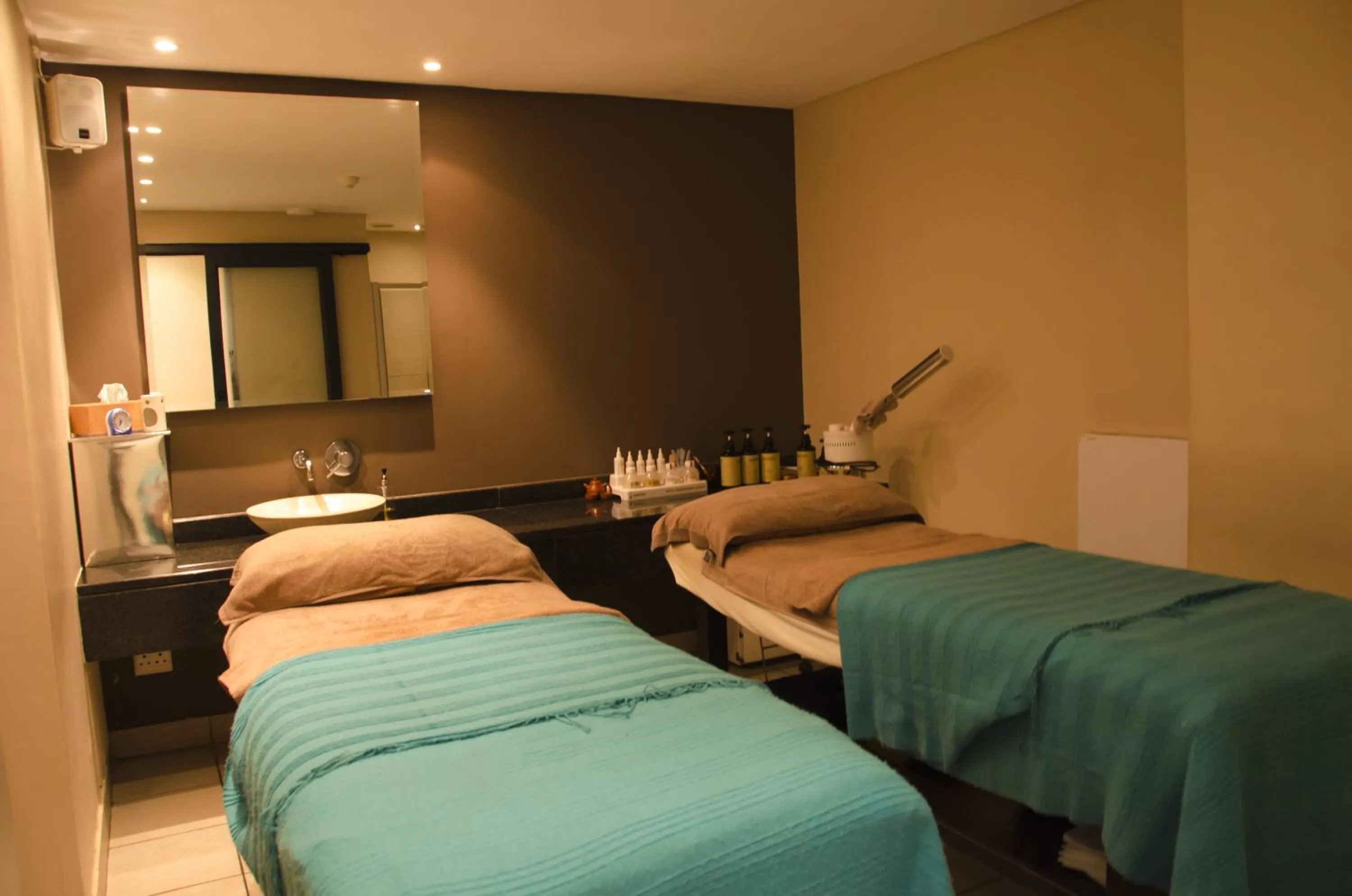Massage, Bed in Knightsbridge Luxury Apartments