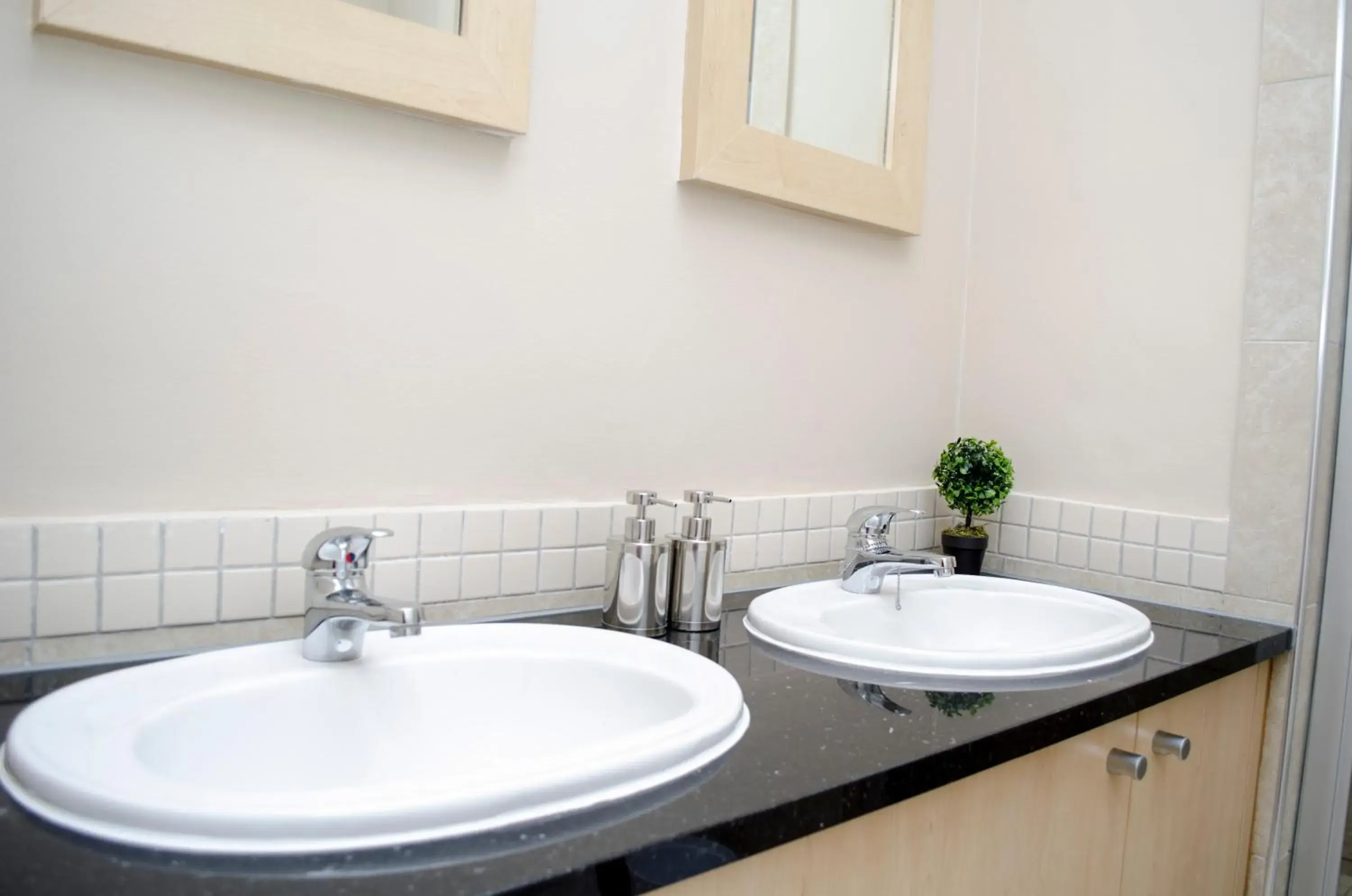 Bathroom in Knightsbridge Luxury Apartments Bathroom in Knightsbridge Luxury Apartments