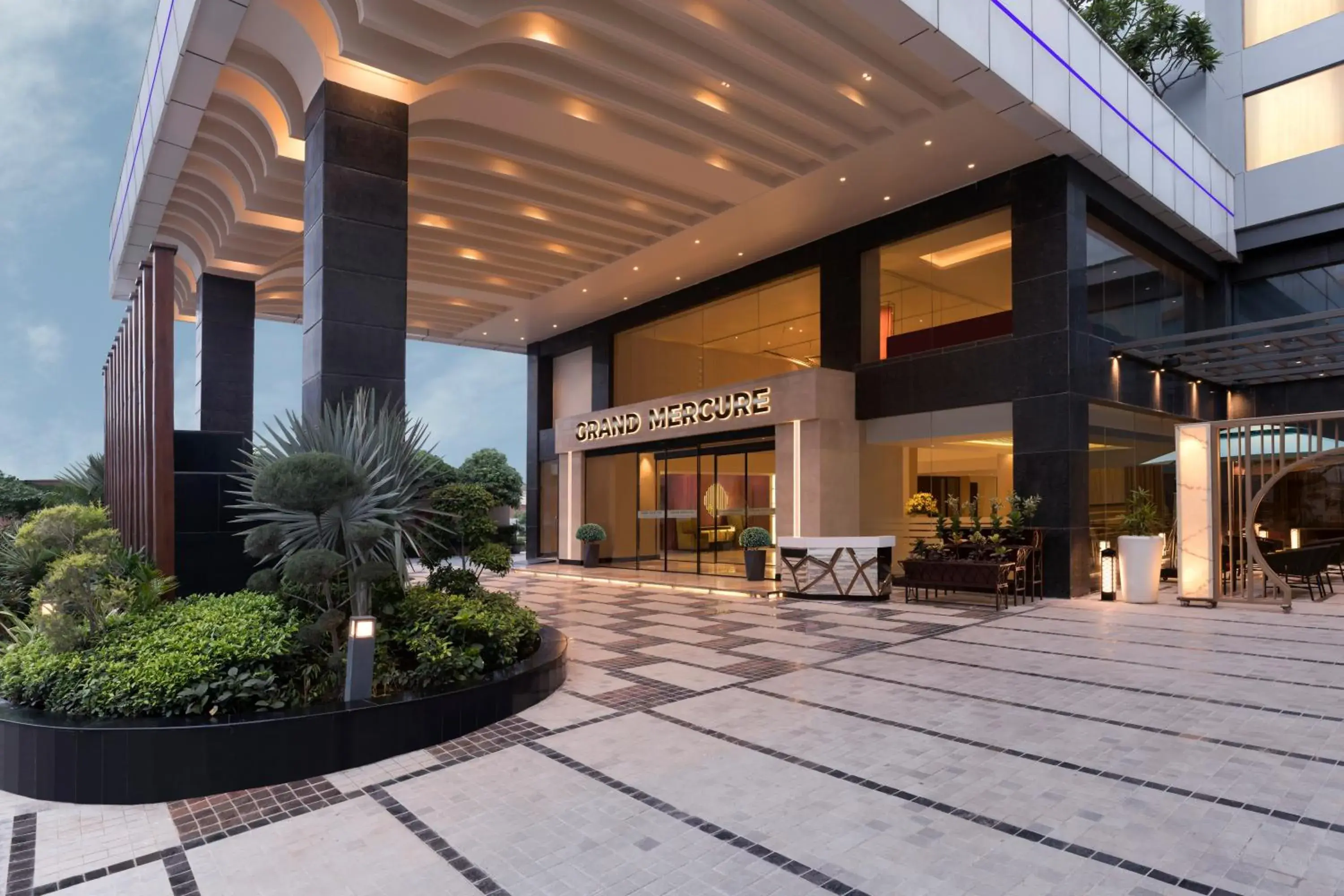 Facade/entrance in Grand Mercure Agra - An Accor Brand Facade/entrance in Grand Mercure Agra - An Accor Brand
