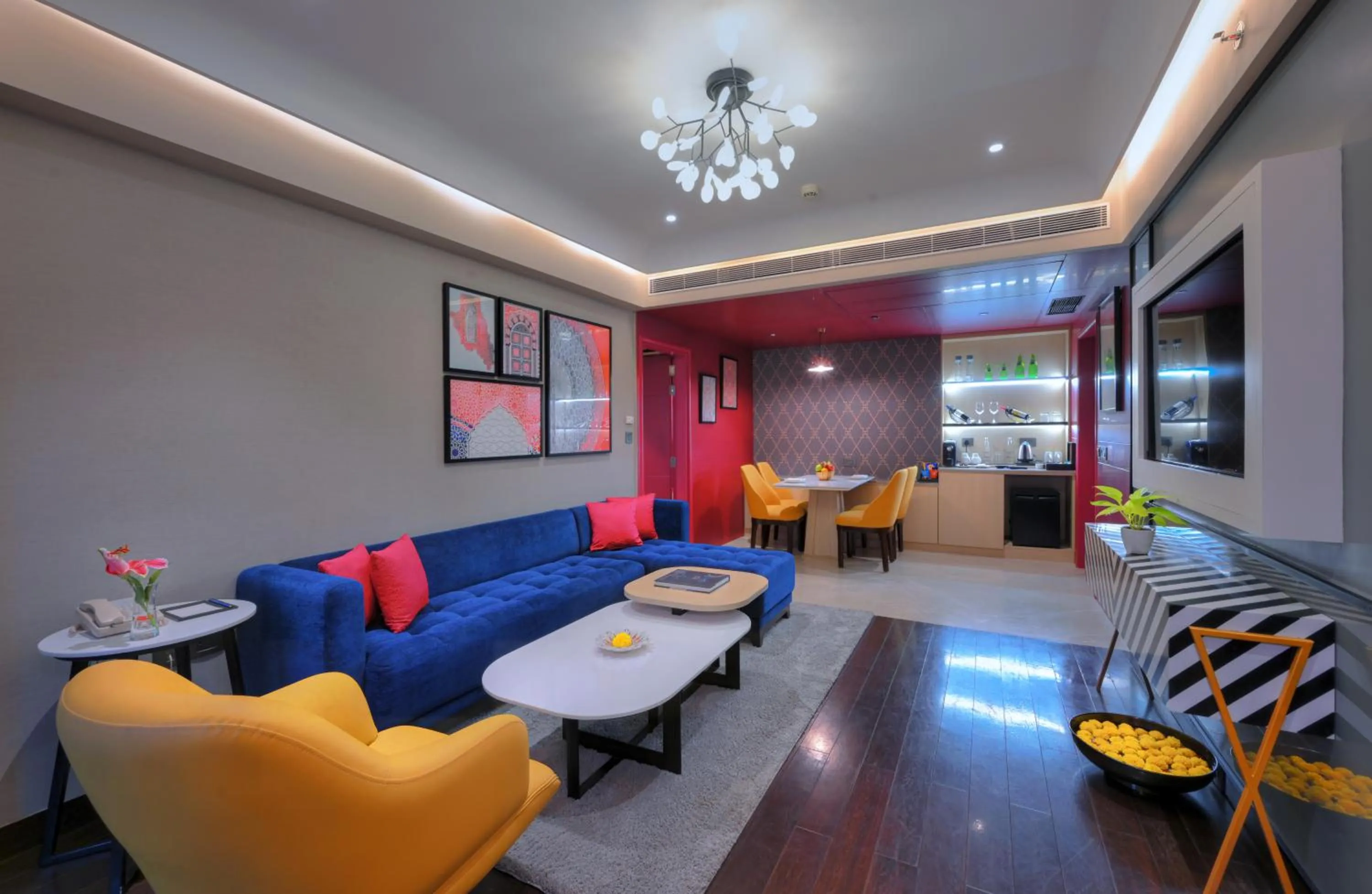 TV and multimedia in Grand Mercure Agra - An Accor Brand