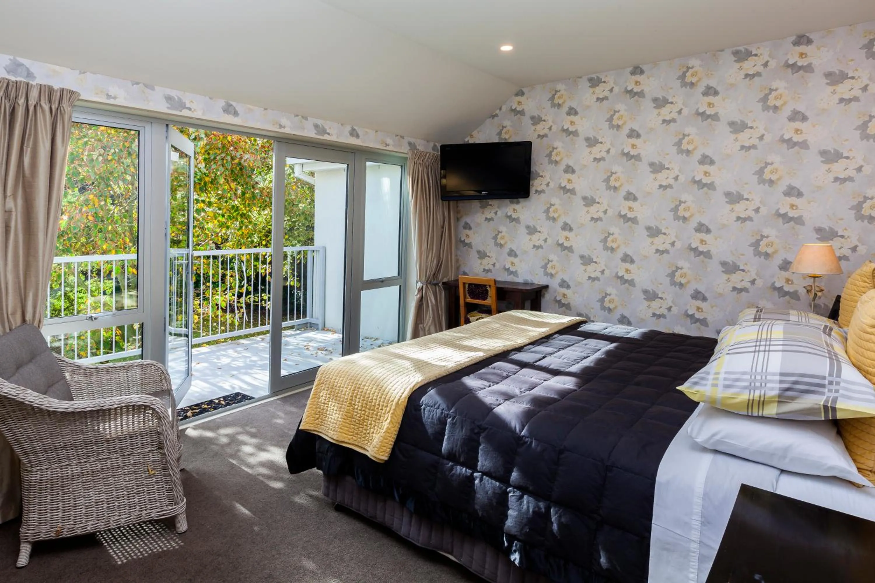 Superior Twin Room in Silverstream Lodge