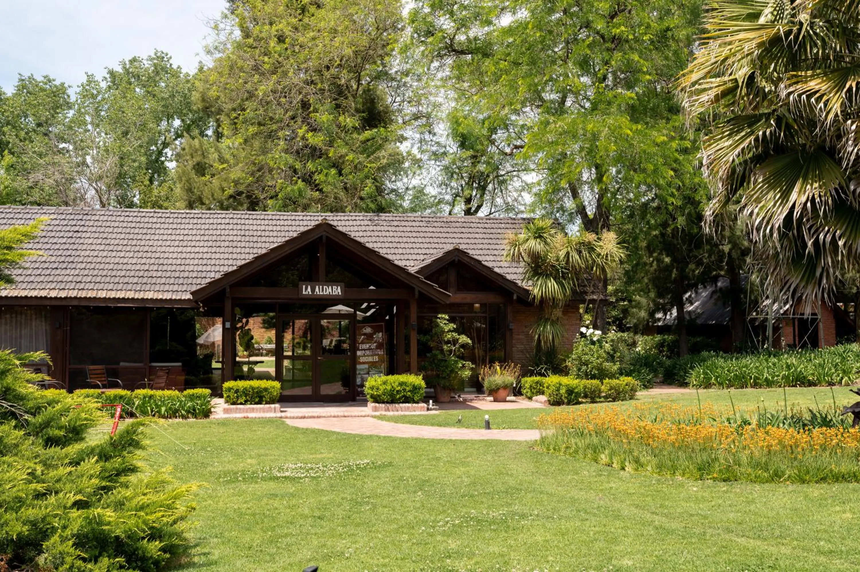 Garden in La Posta del Pilar Hotel & Spa