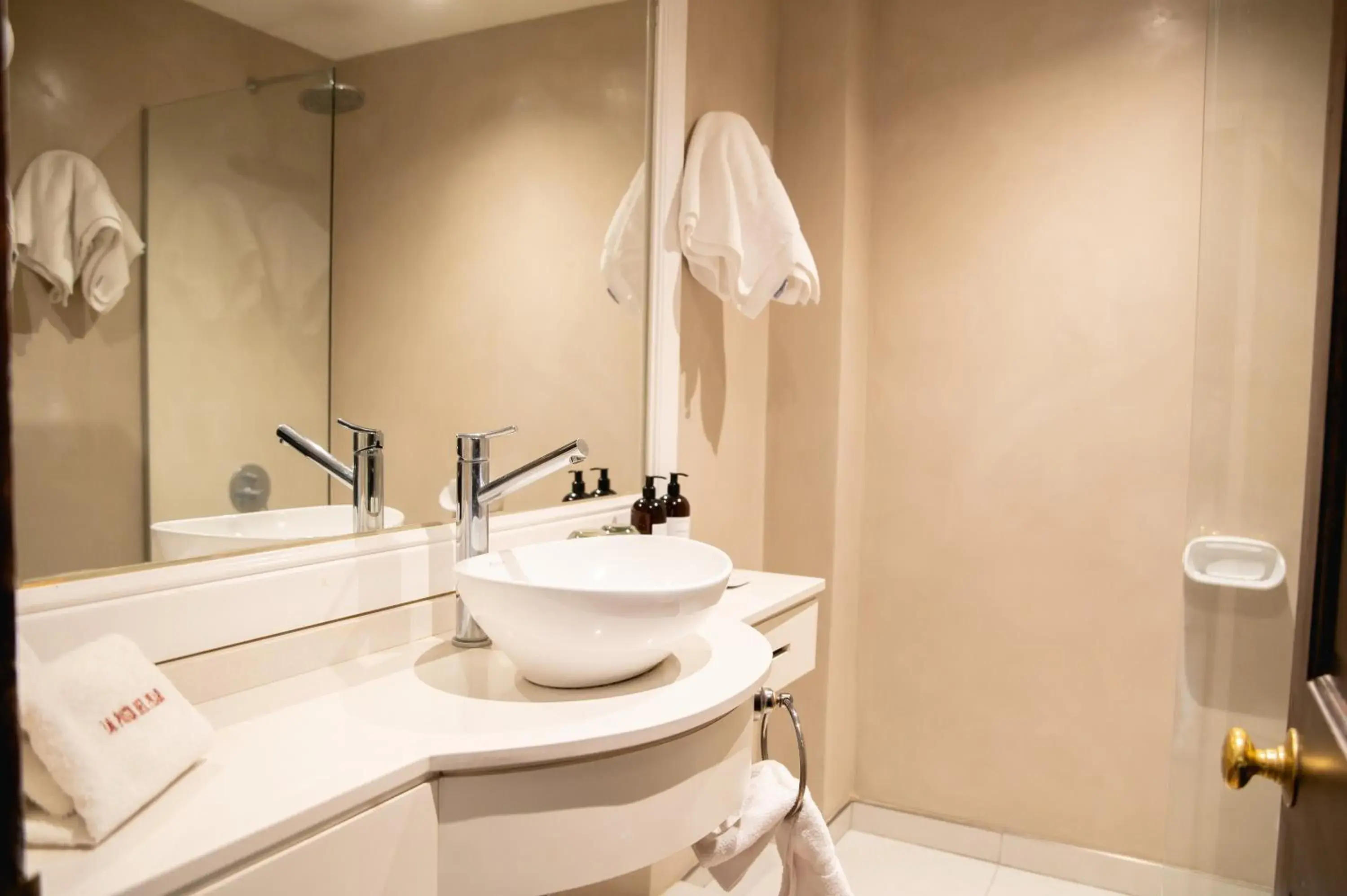 Bathroom in La Posta del Pilar Hotel & Spa Bathroom in La Posta del Pilar Hotel & Spa