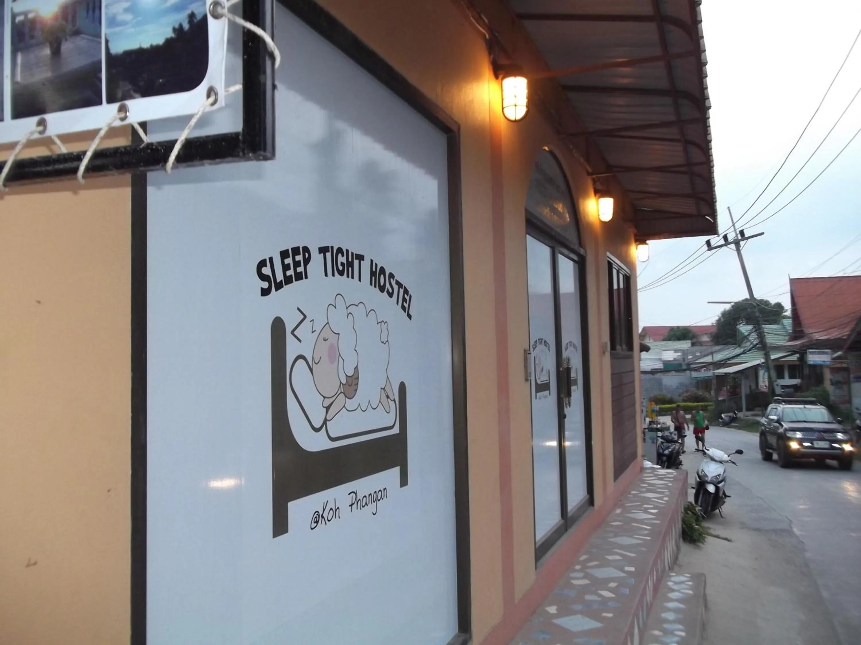 Facade/entrance in Sleep Tight Hostel at Koh Phangan